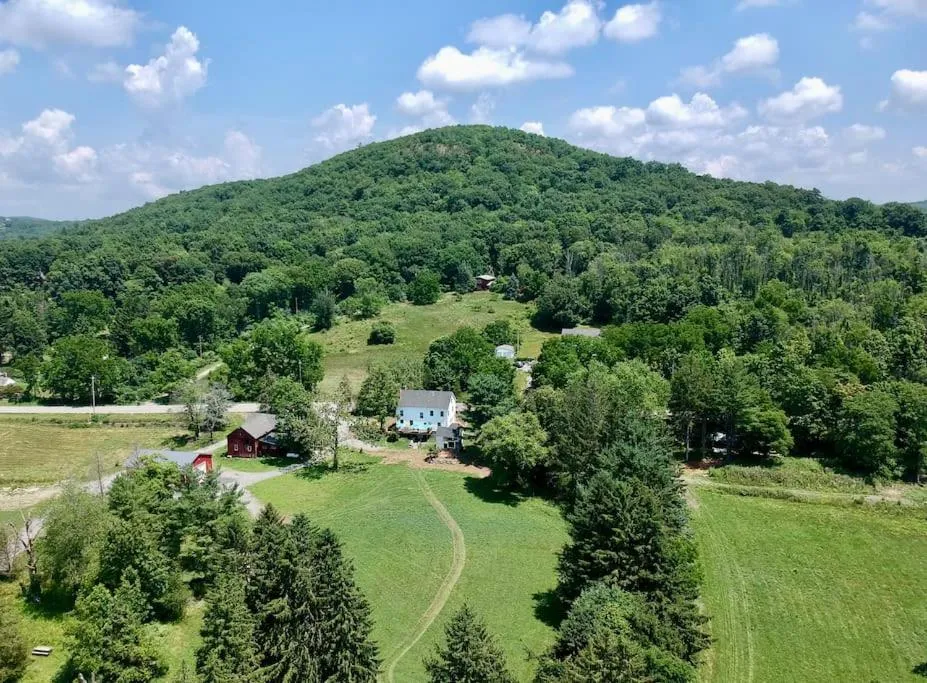 Craftsman Hideaway at the 1841 Farmhouse