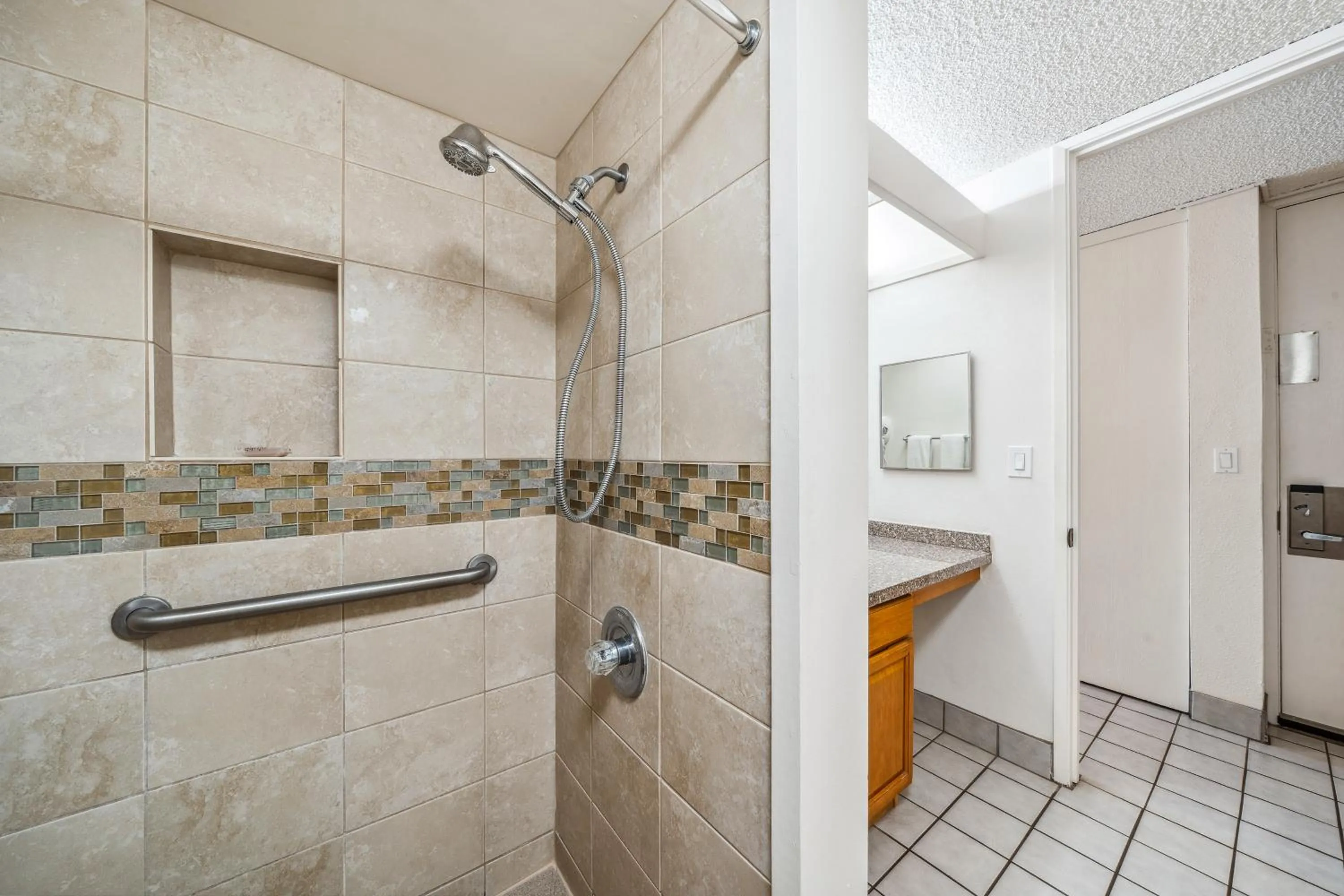 Shower in Maui Schooner Resort