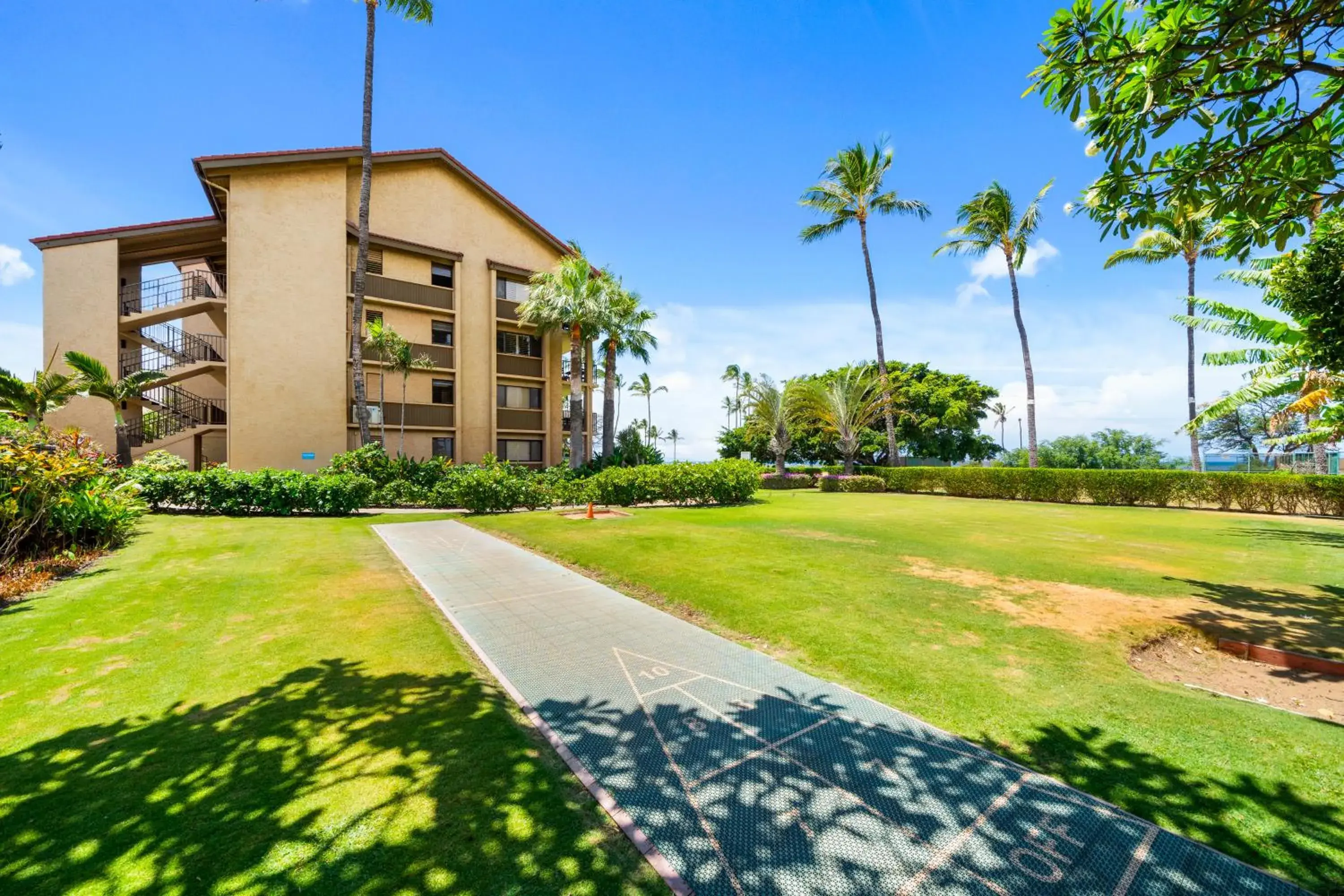 Sports in Maui Schooner Resort Sports in Maui Schooner Resort