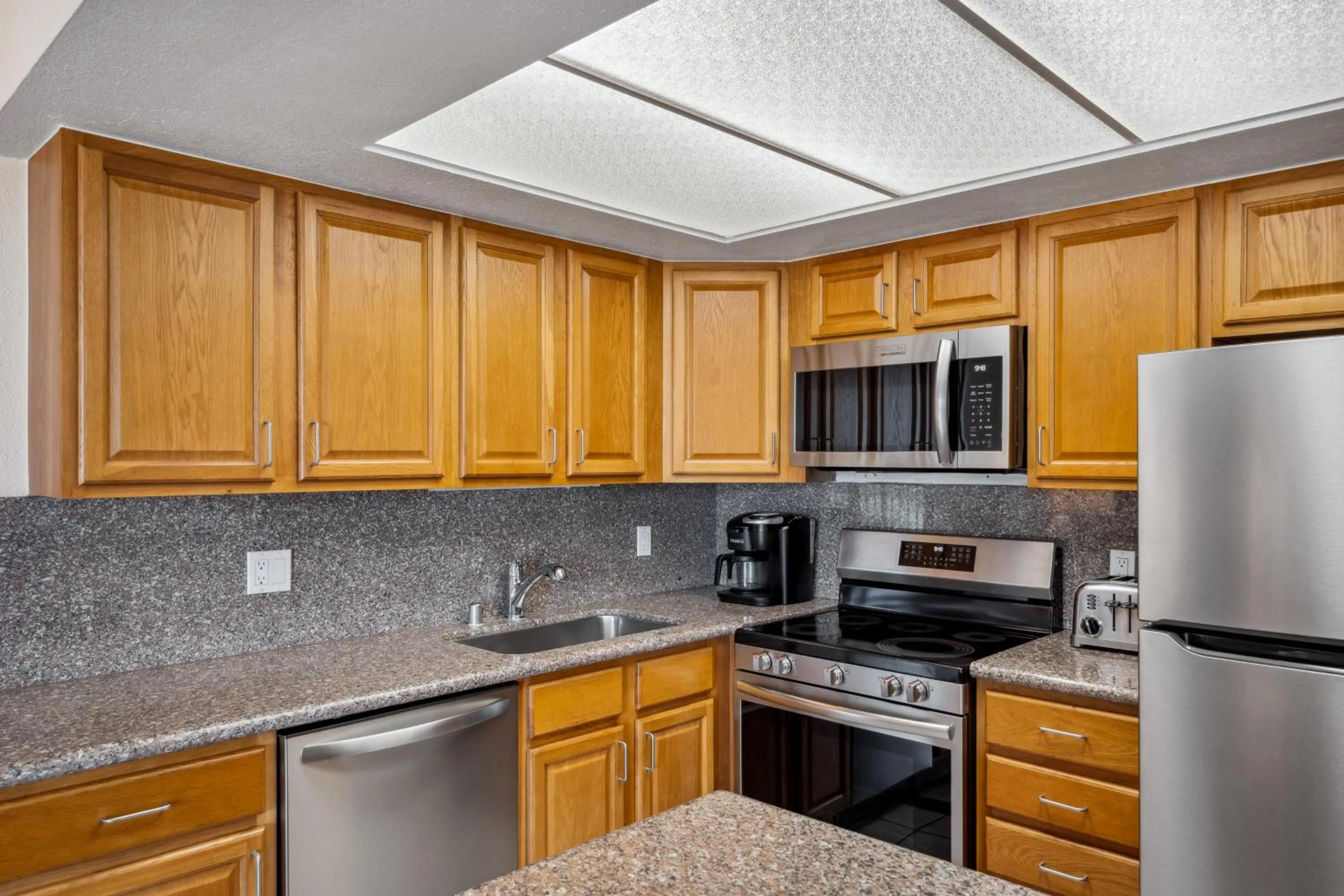 Kitchen or kitchenette in Maui Schooner Resort