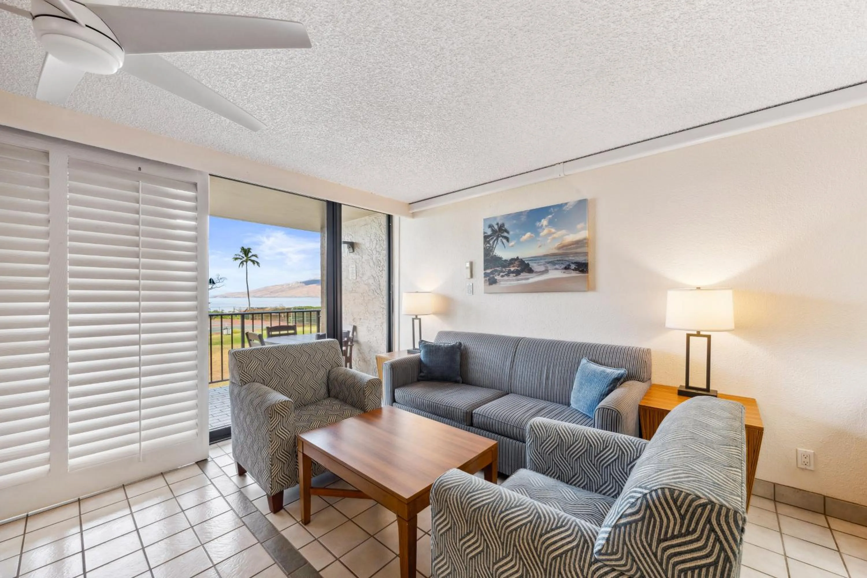 Living room in Maui Schooner Resort