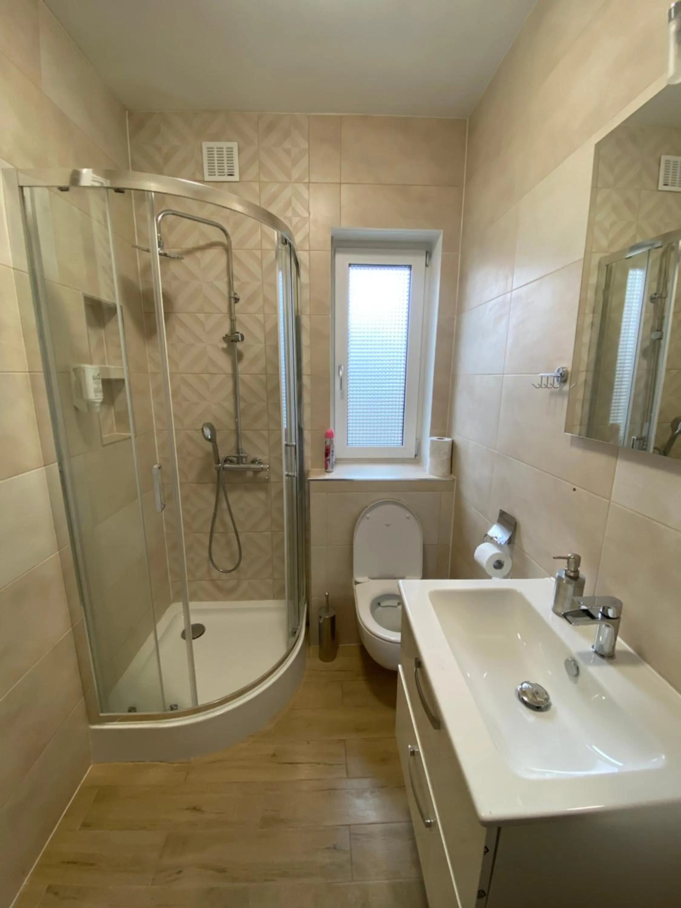 Shower in Diamentowa 7 Rent Home Konarzewo Poznań