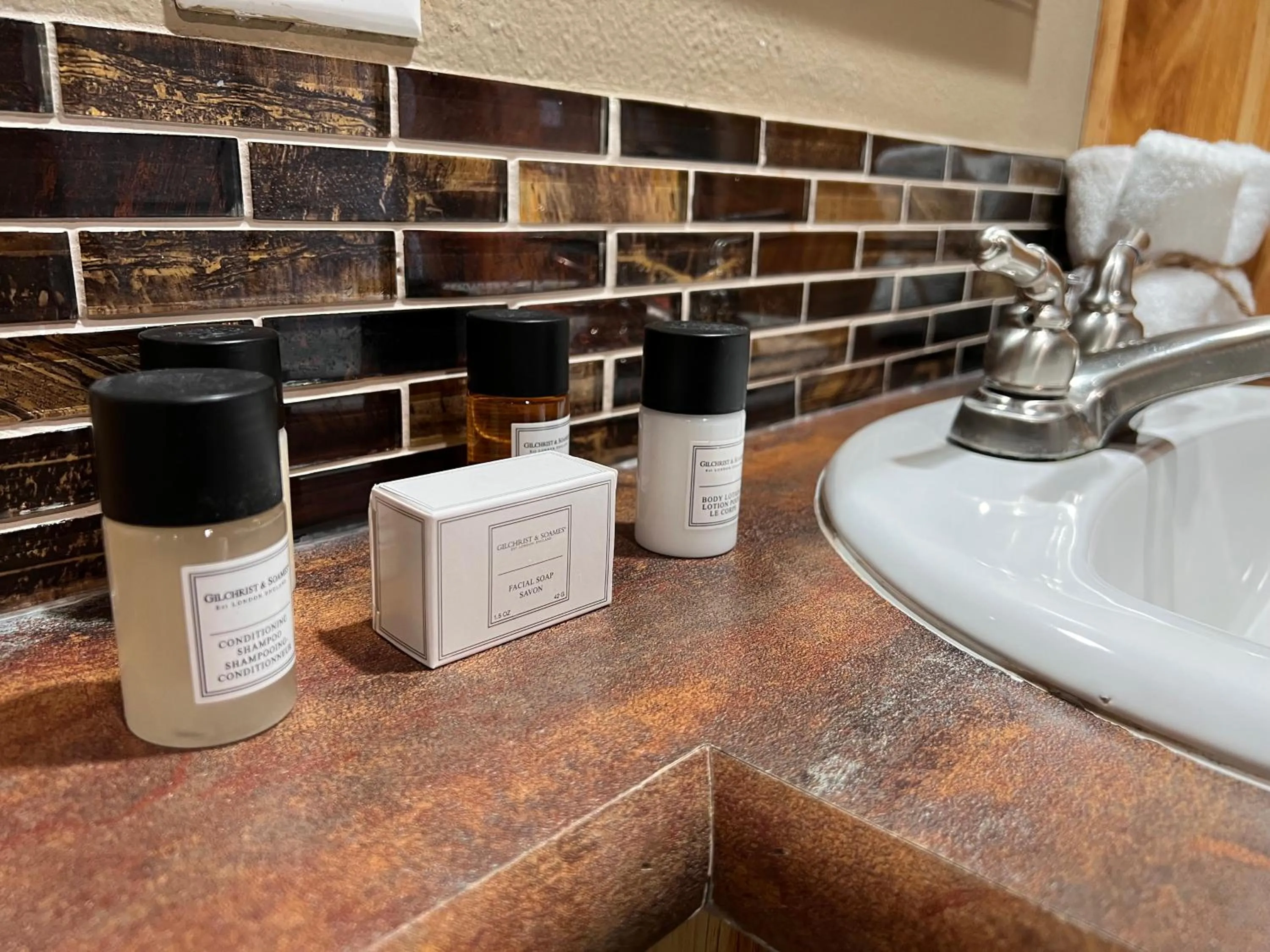 Bathroom in The Hideout Golf Club & Resort