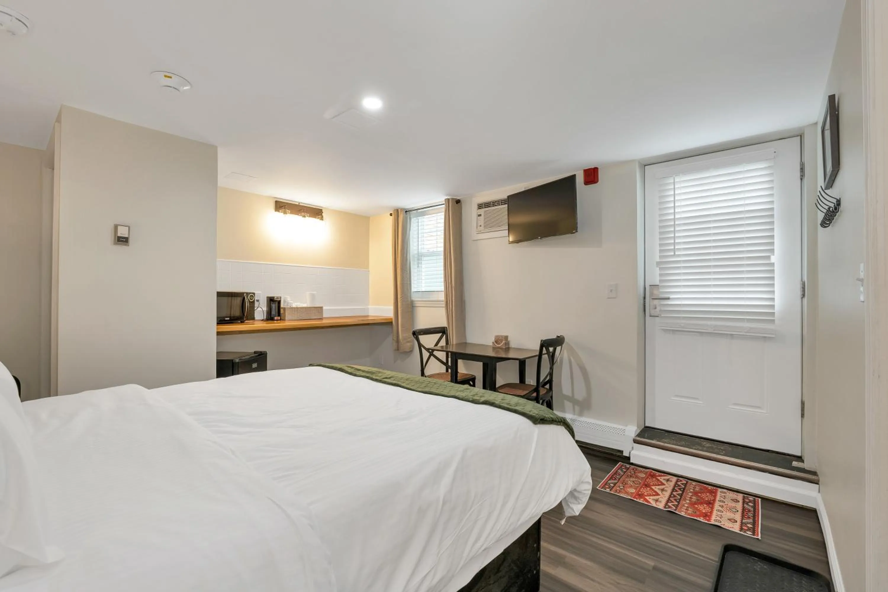 Photo of the whole room, Bed in The Inn & More