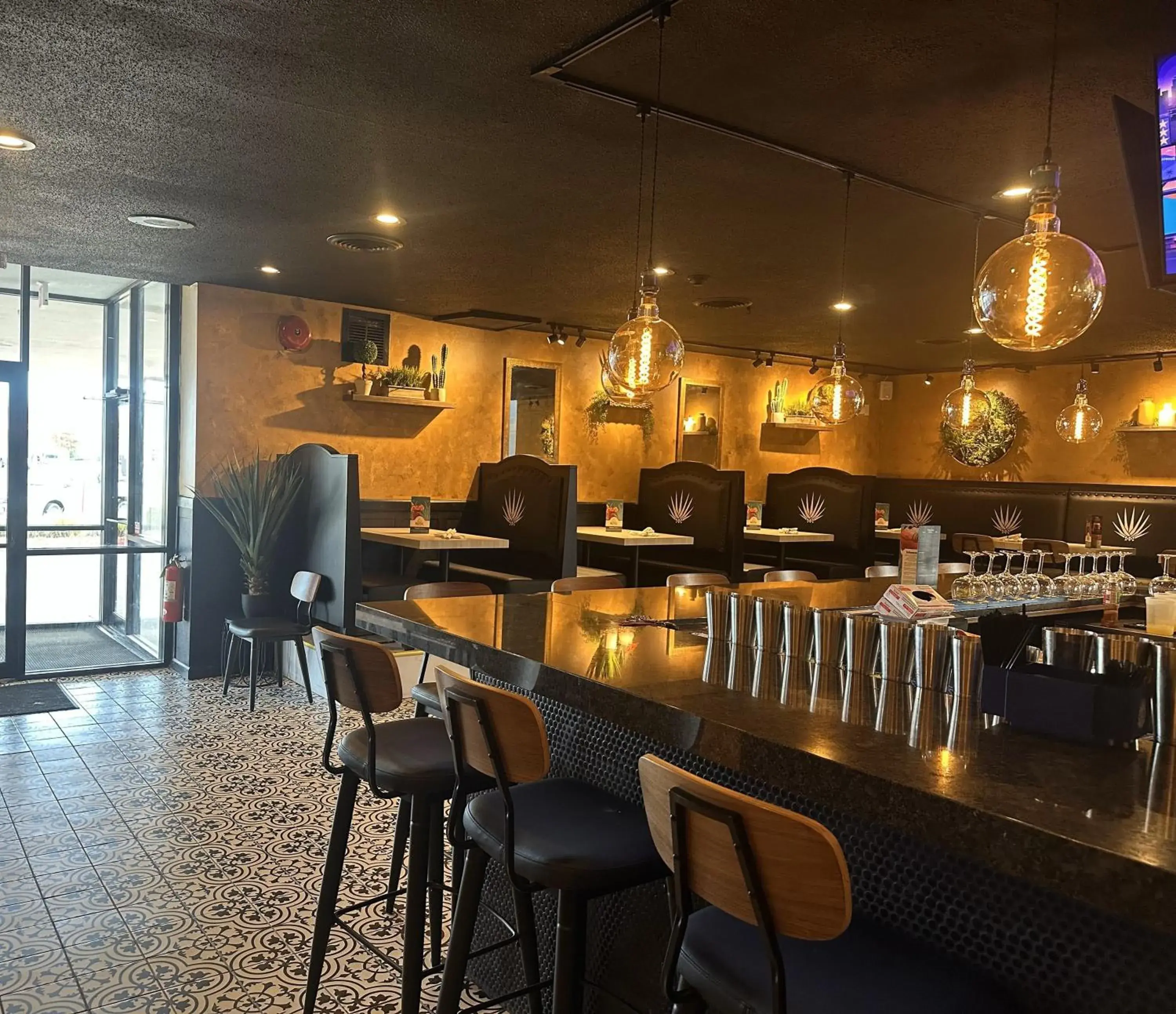 Restaurant/places to eat in HomeTowne Studios by Red Roof Painted Post Restaurant/places to eat in HomeTowne Studios by Red Roof Painted Post