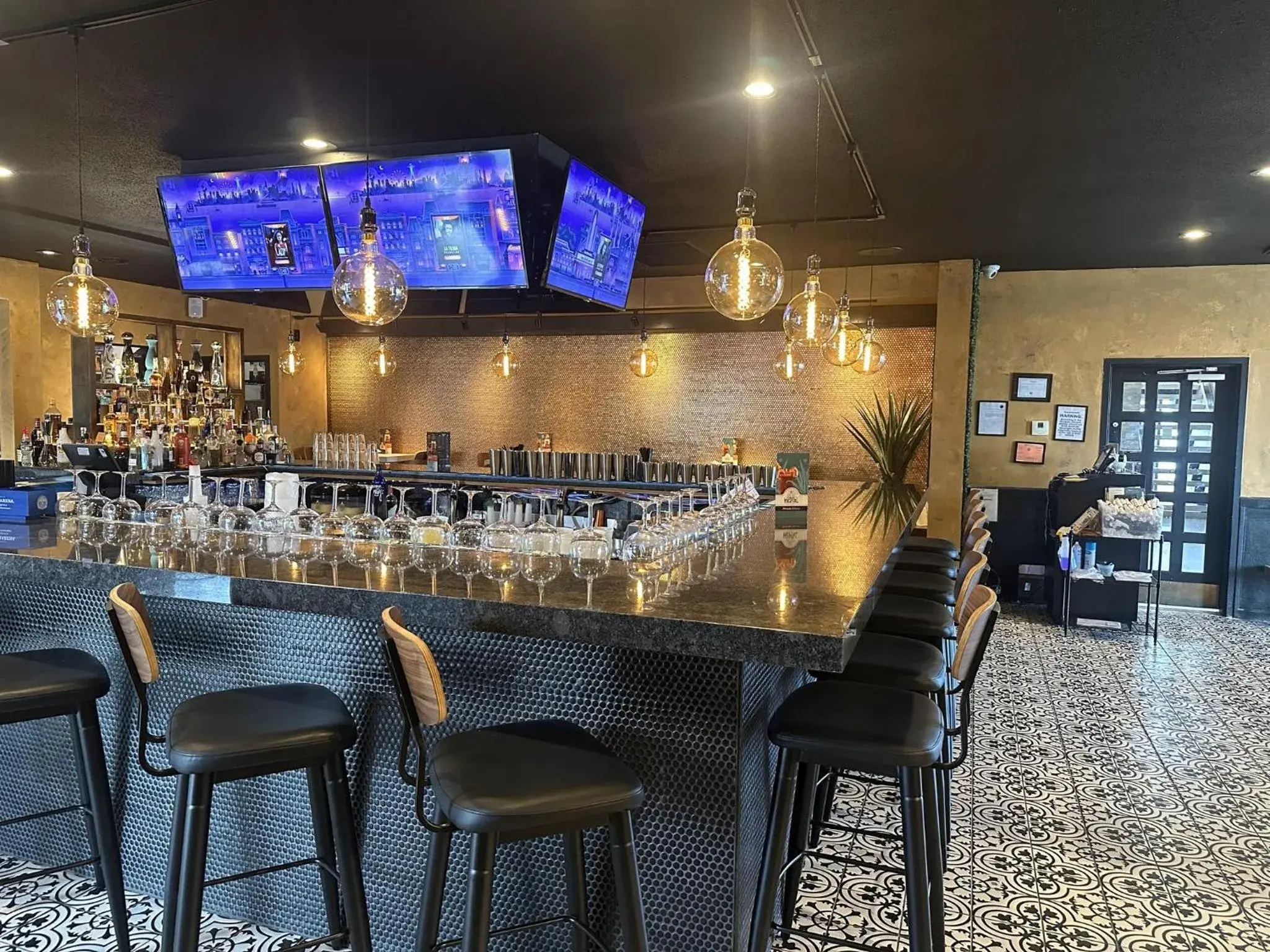 Restaurant/places to eat in HomeTowne Studios by Red Roof Painted Post Restaurant/places to eat in HomeTowne Studios by Red Roof Painted Post