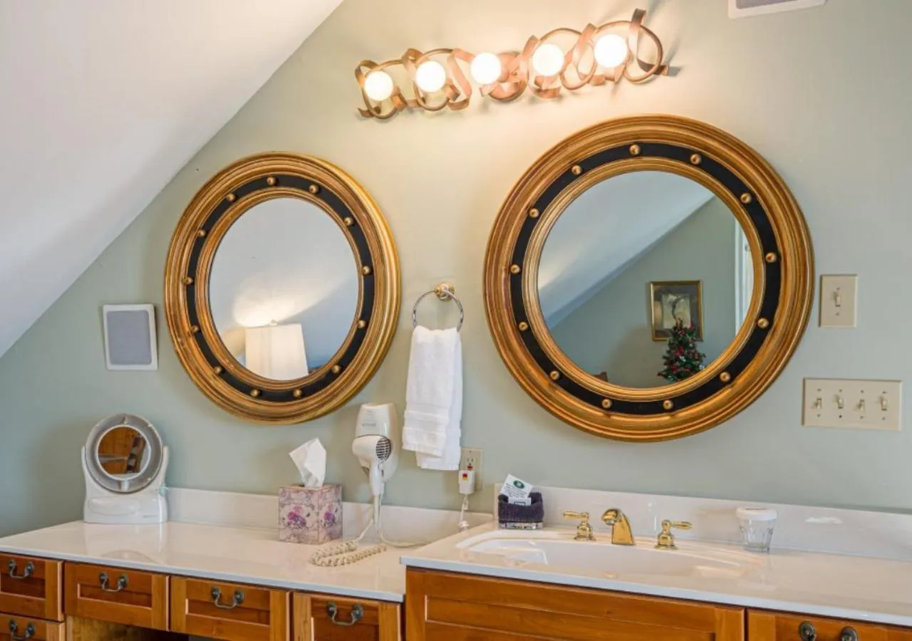 Bathroom in Whitestone Inn