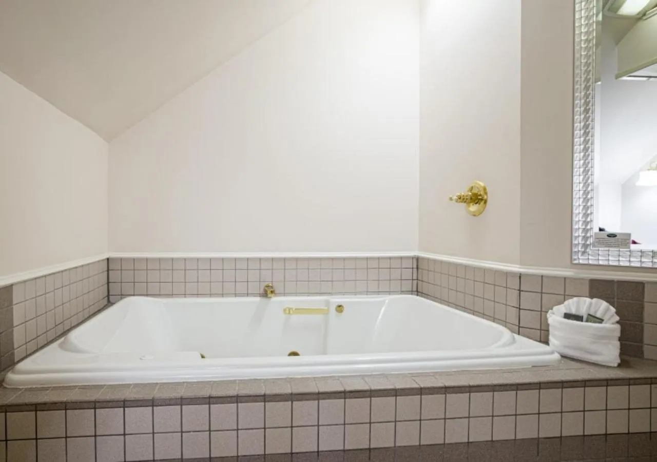 Bathroom in Whitestone Inn