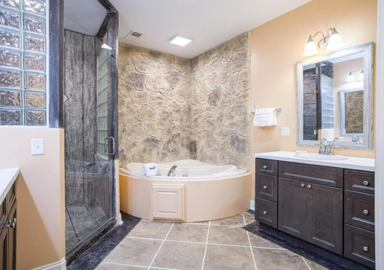 Bathroom in Whitestone Inn