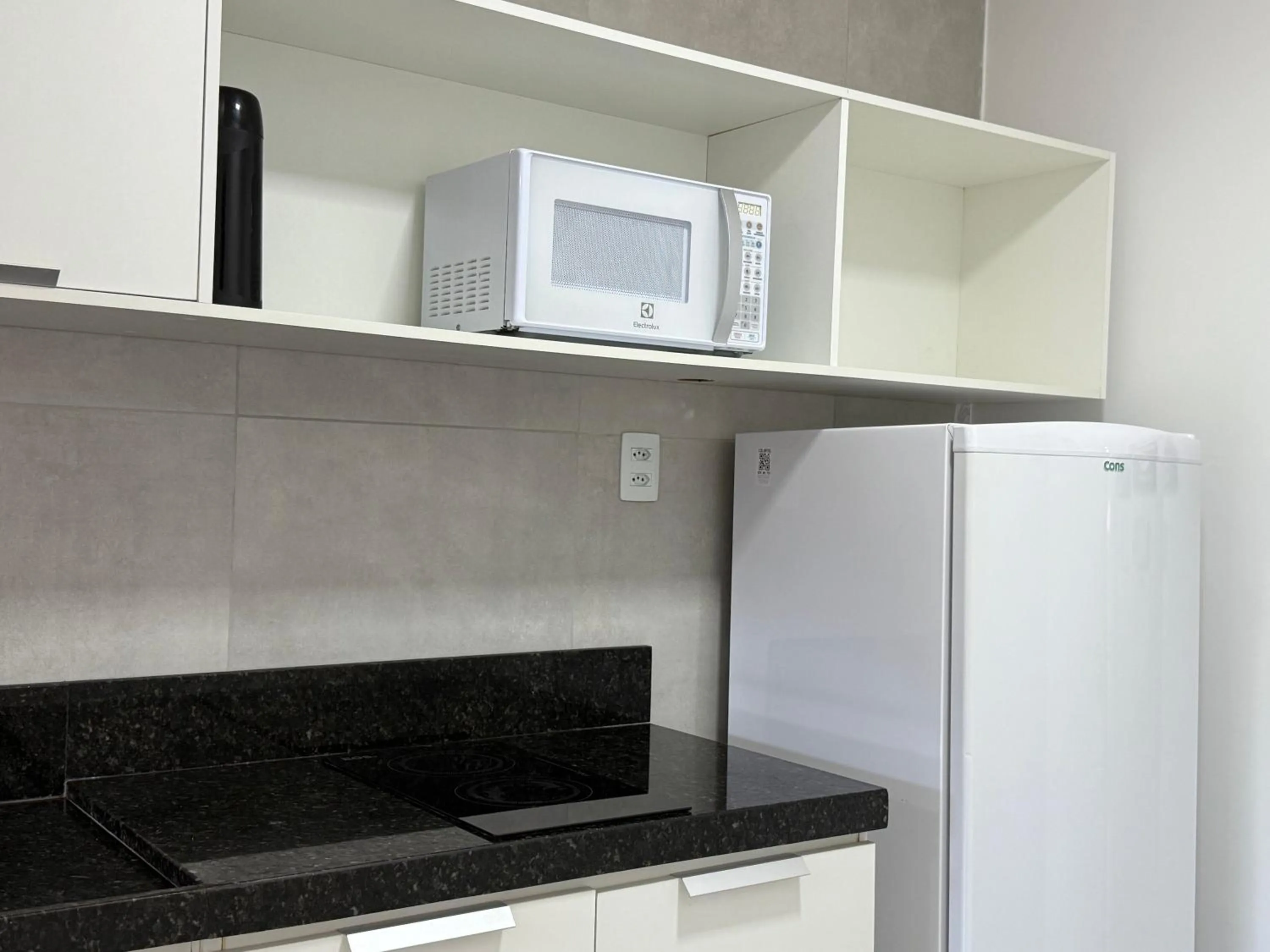 kitchen in Porto Vila by AFT