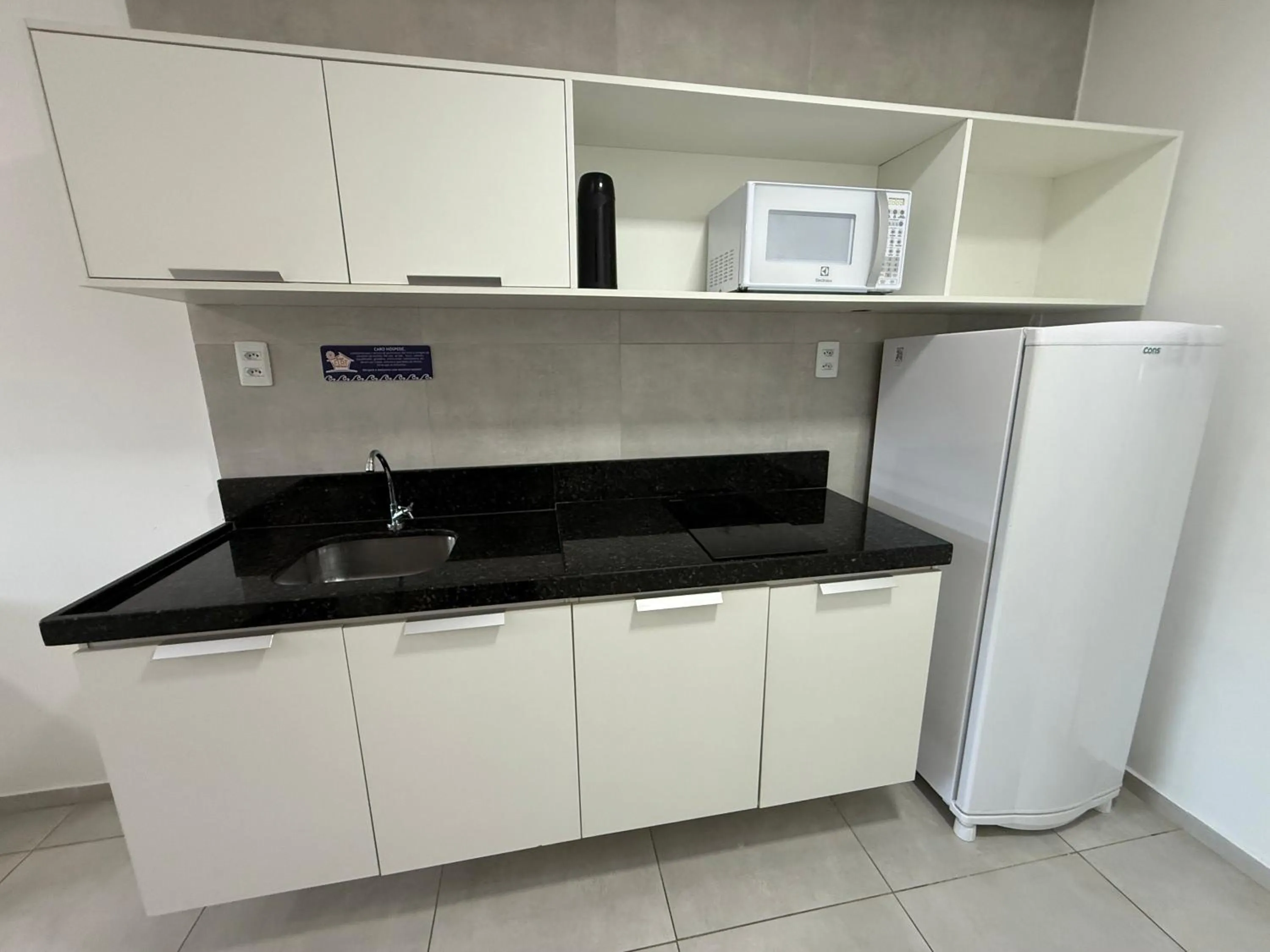 kitchen in Porto Vila by AFT