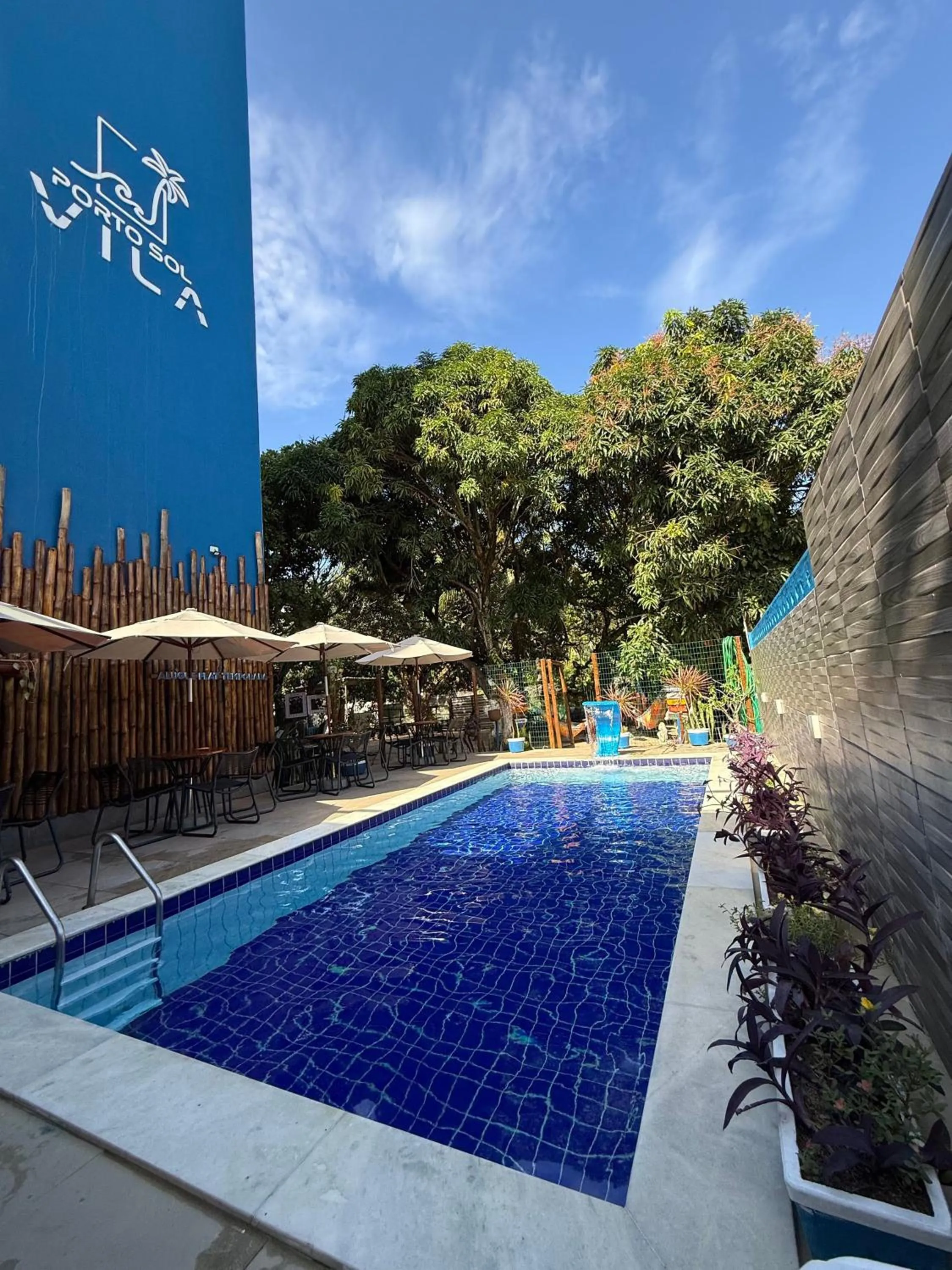 Swimming pool in Porto Vila by AFT