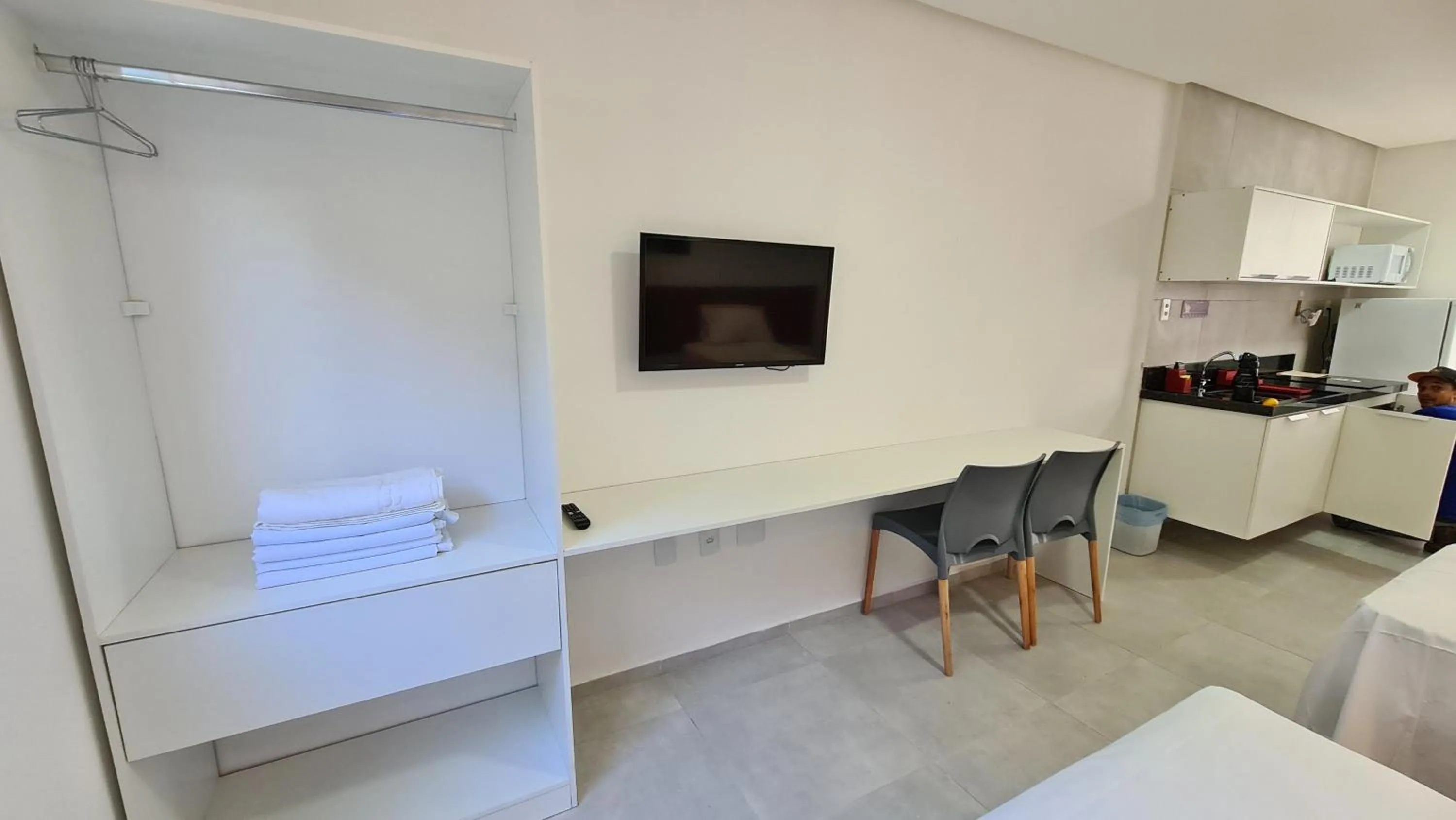 TV and multimedia in Porto Vila by AFT