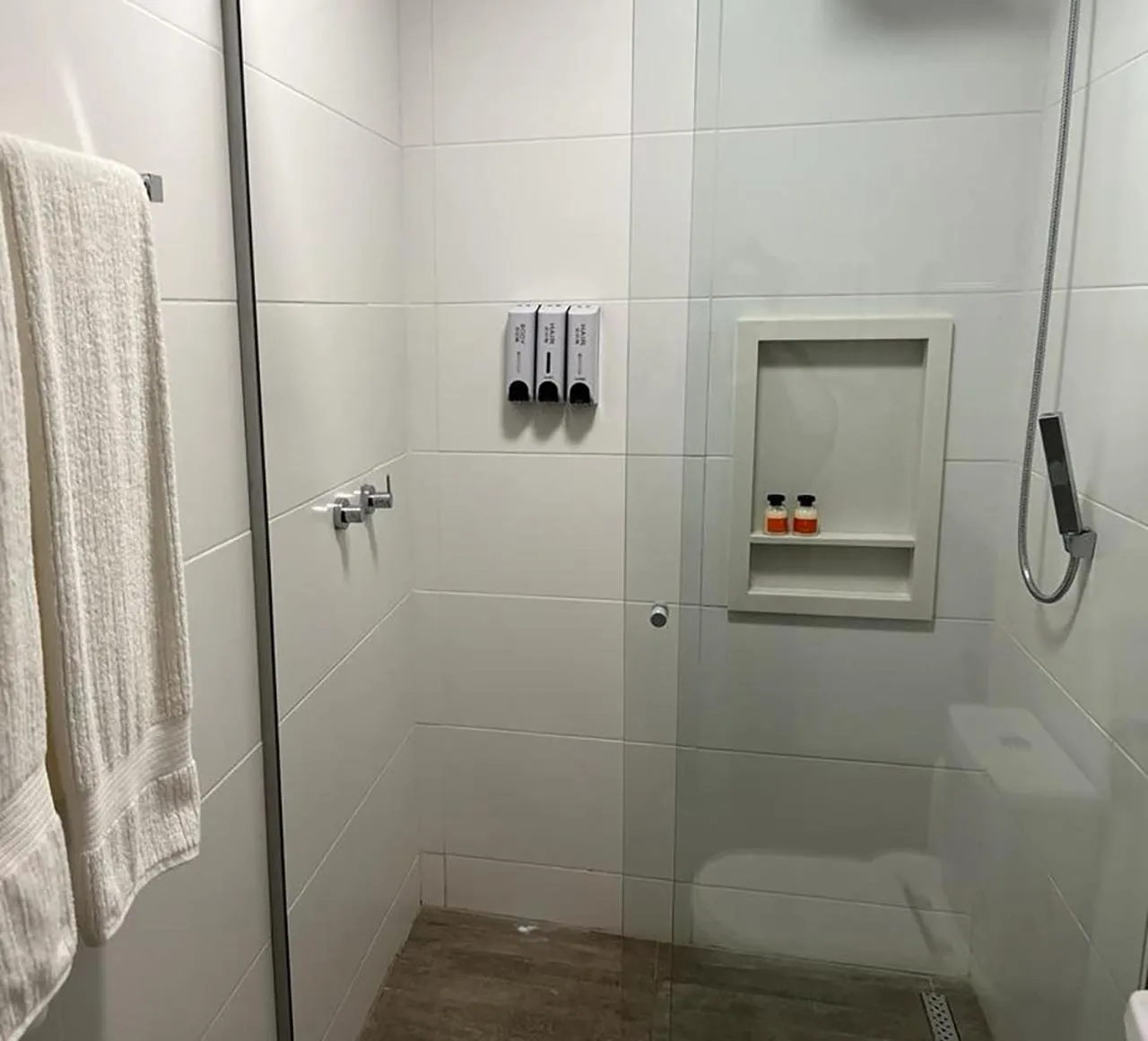 Shower in Studios Hotel Address à passos da Av Faria Lima