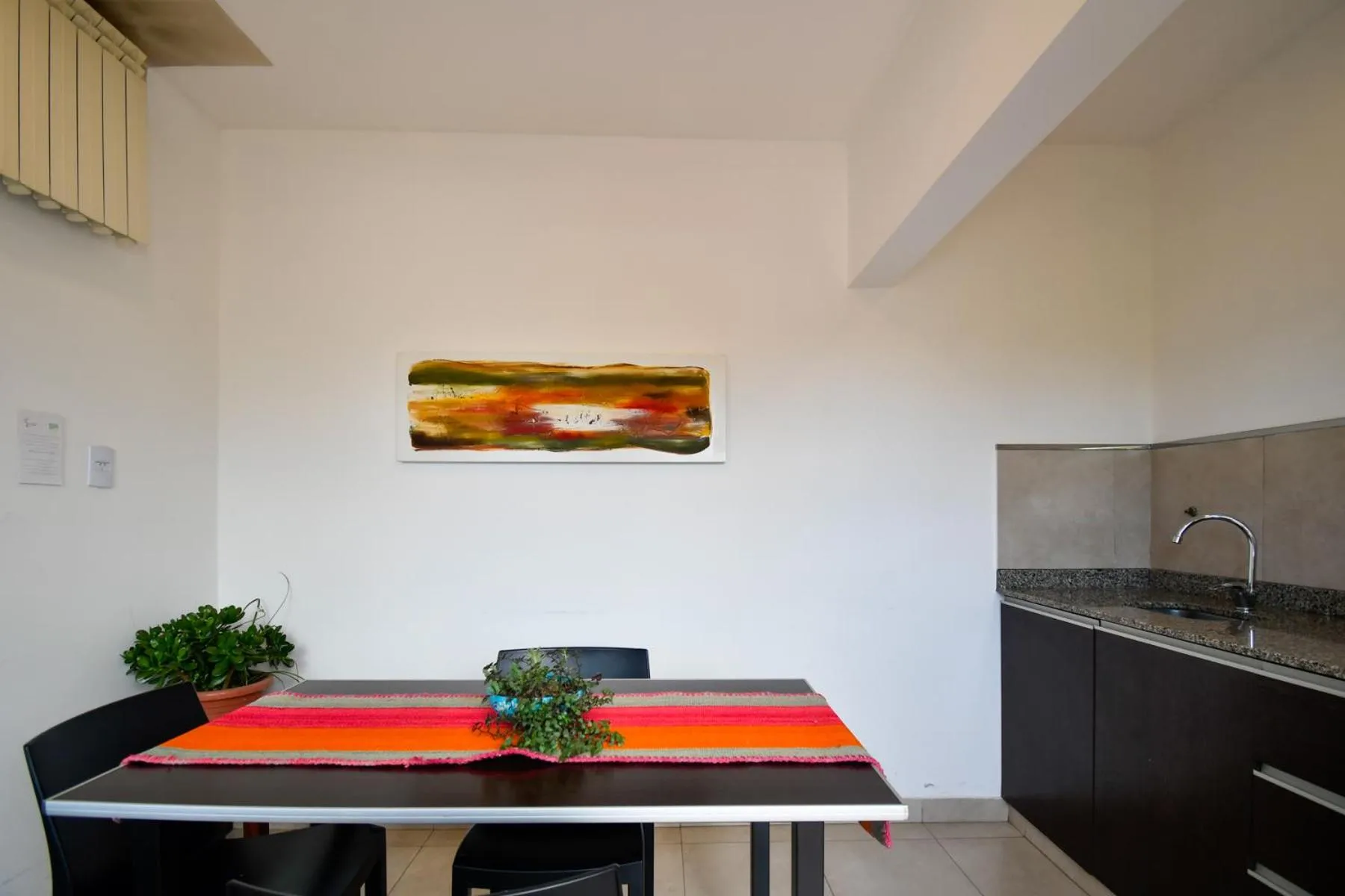 Kitchen or kitchenette in Ref Apart & Hotel