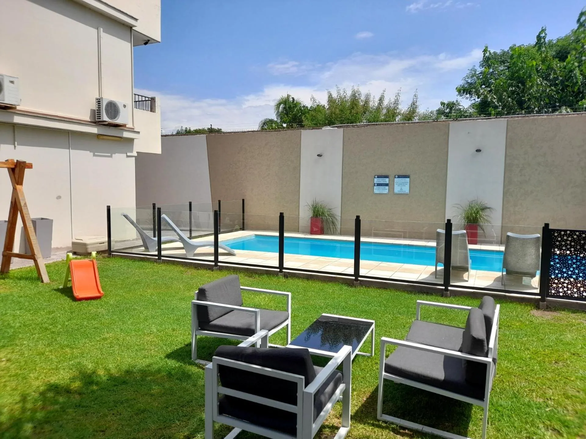 Patio in Ref Apart & Hotel