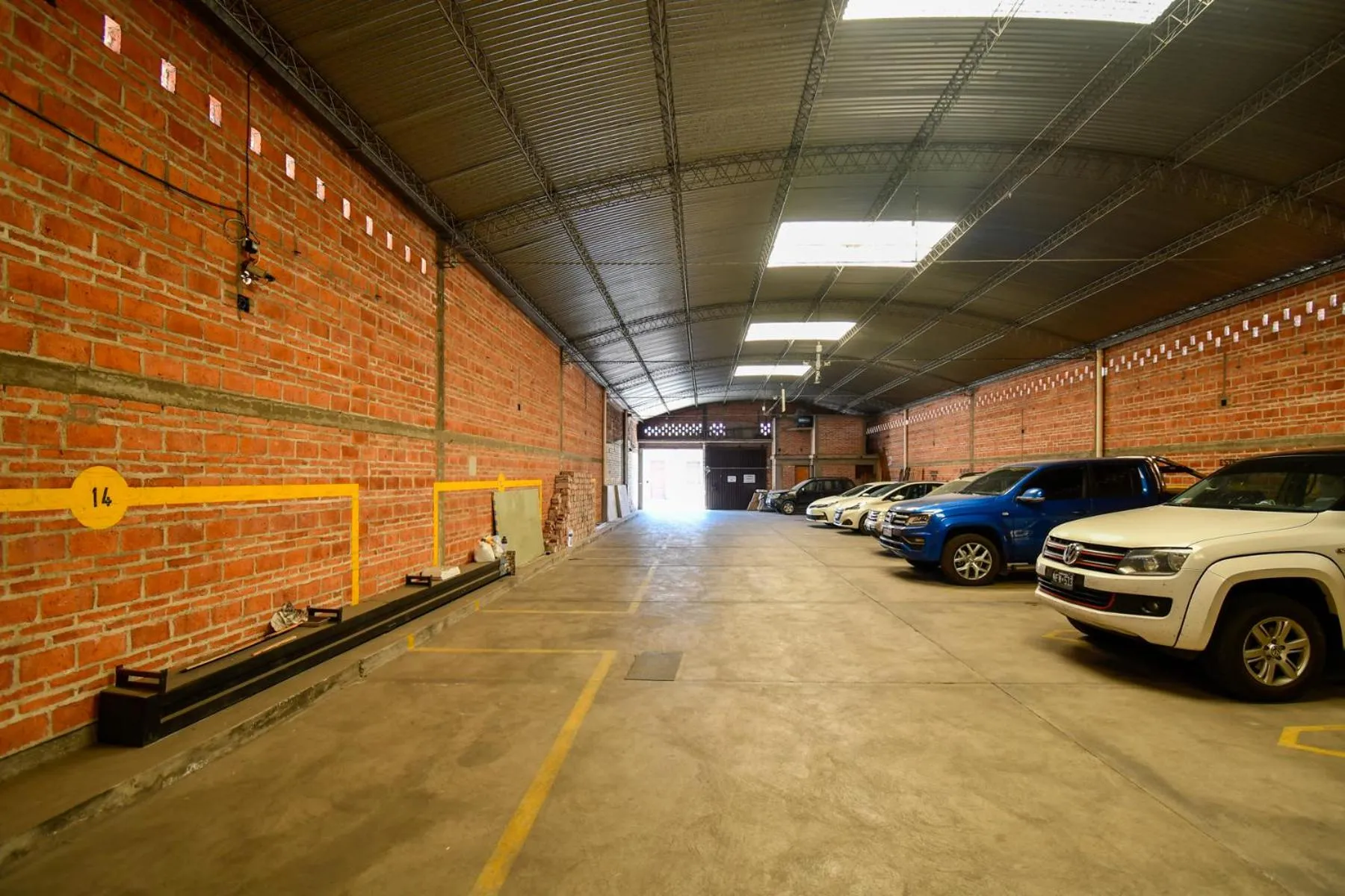 Parking in Ref Apart & Hotel