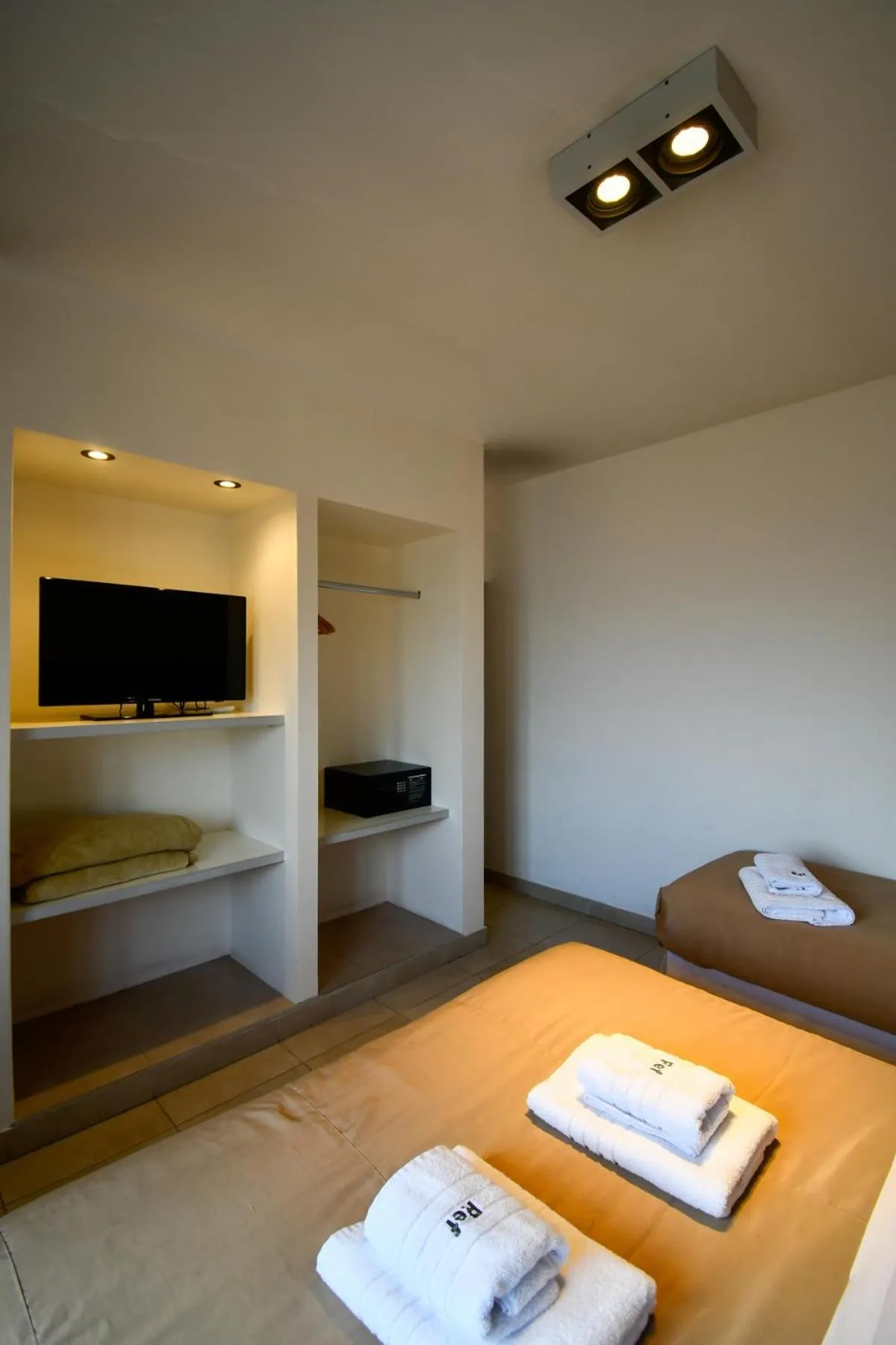 Bed in Ref Apart & Hotel