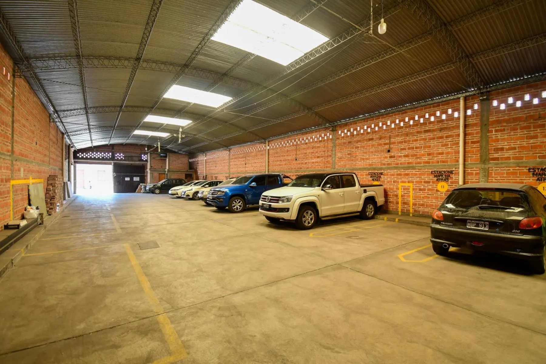 Parking in Ref Apart & Hotel