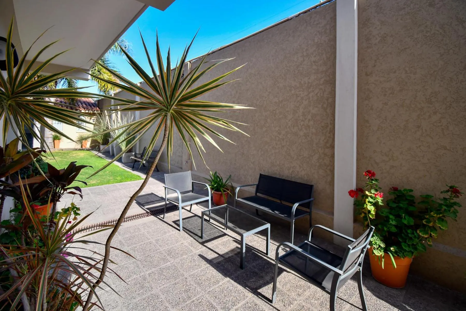 Patio in Ref Apart & Hotel
