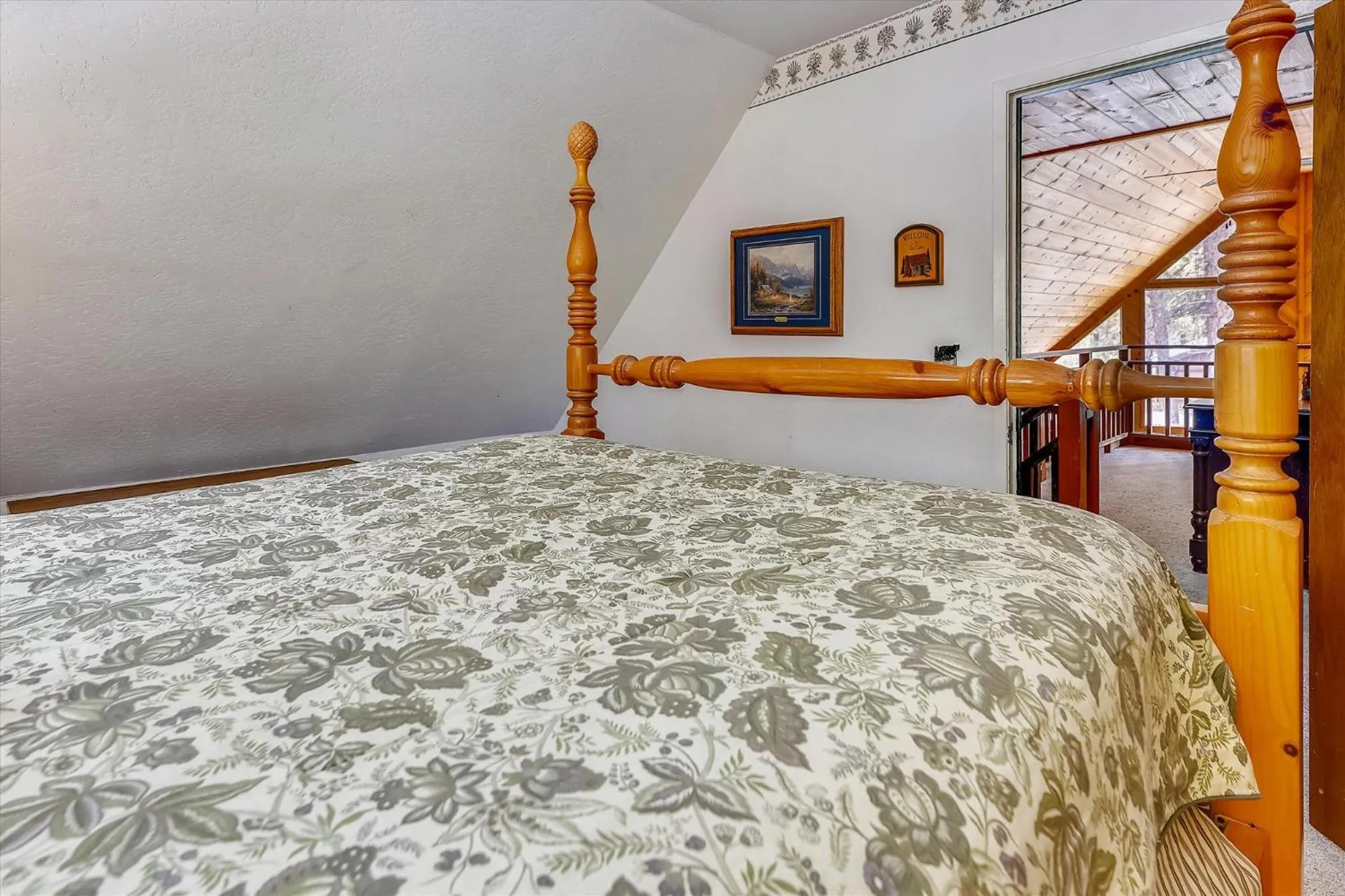 Property building in Only 7 Miles To Heavenly, Huge Deck, Pets Welcome