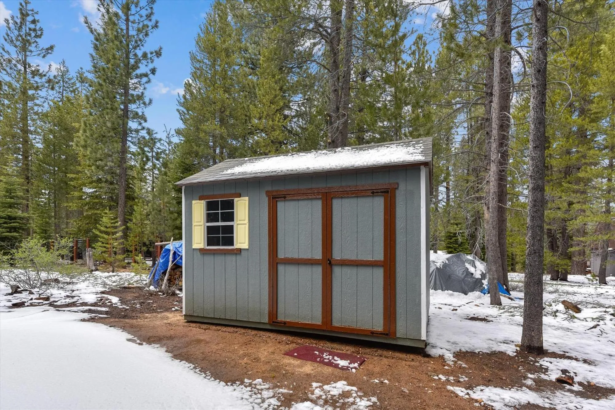 Property building in Only 7 Miles To Heavenly, Huge Deck, Pets Welcome