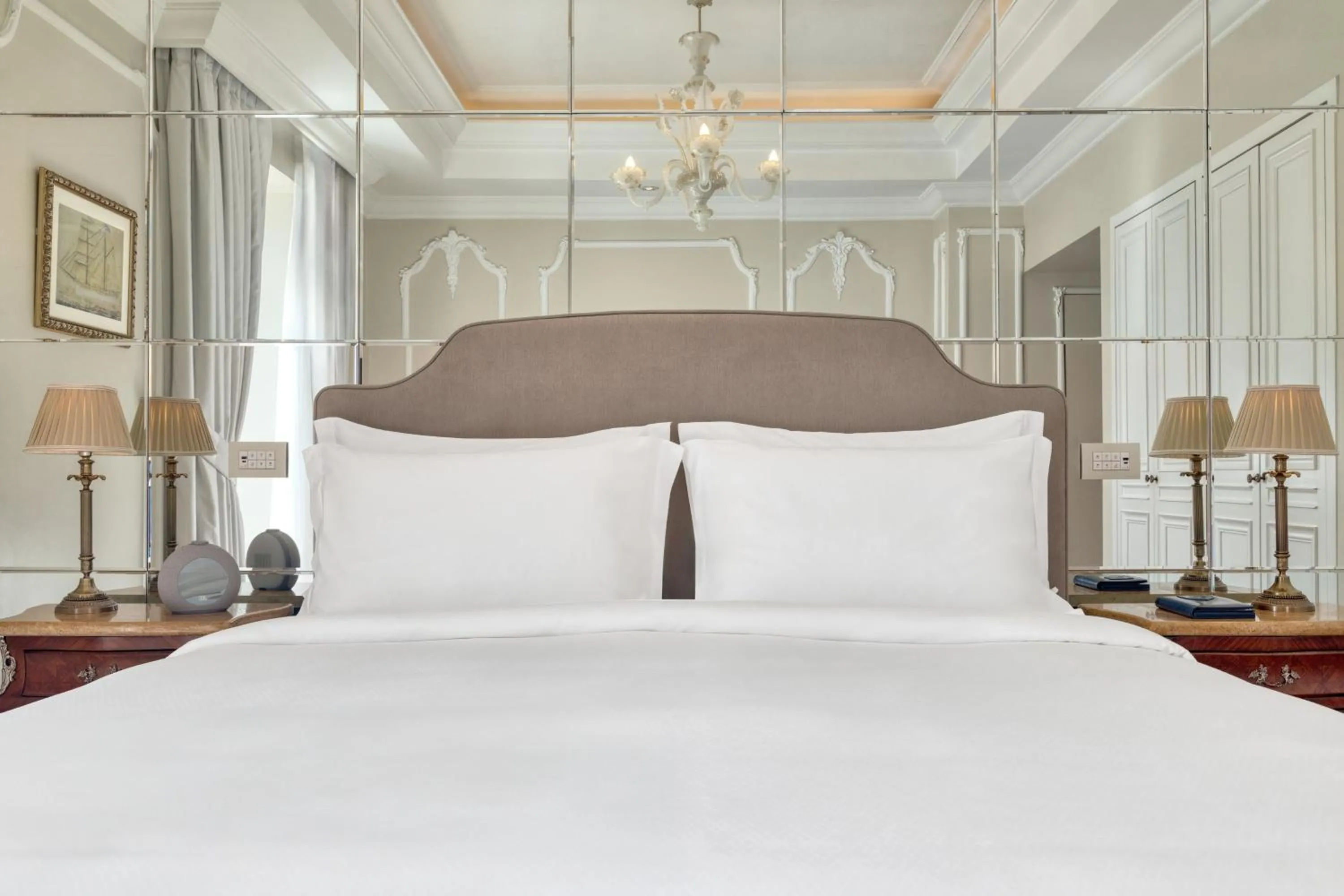 Bedroom, Bed in King George, a Luxury Collection Hotel, Athens