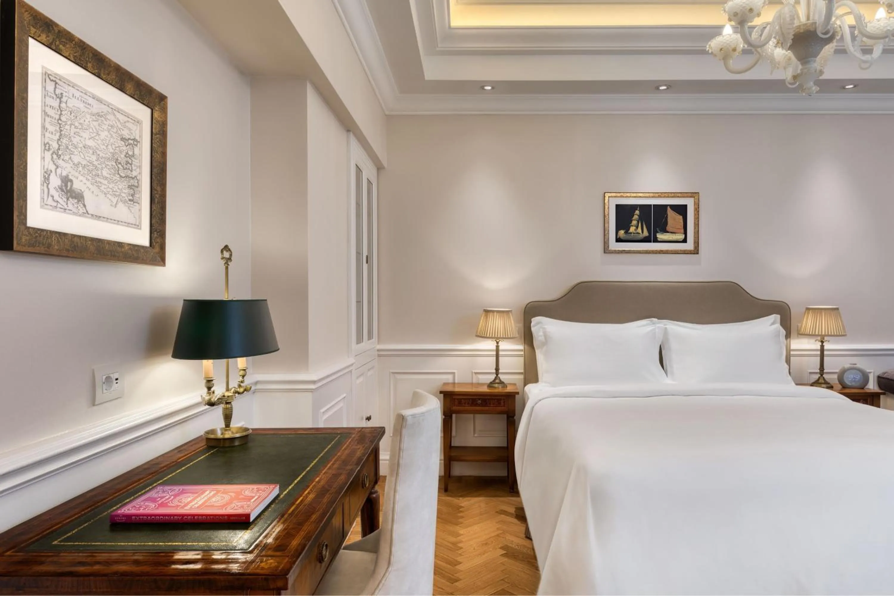 Photo of the whole room, Bed in King George, a Luxury Collection Hotel, Athens