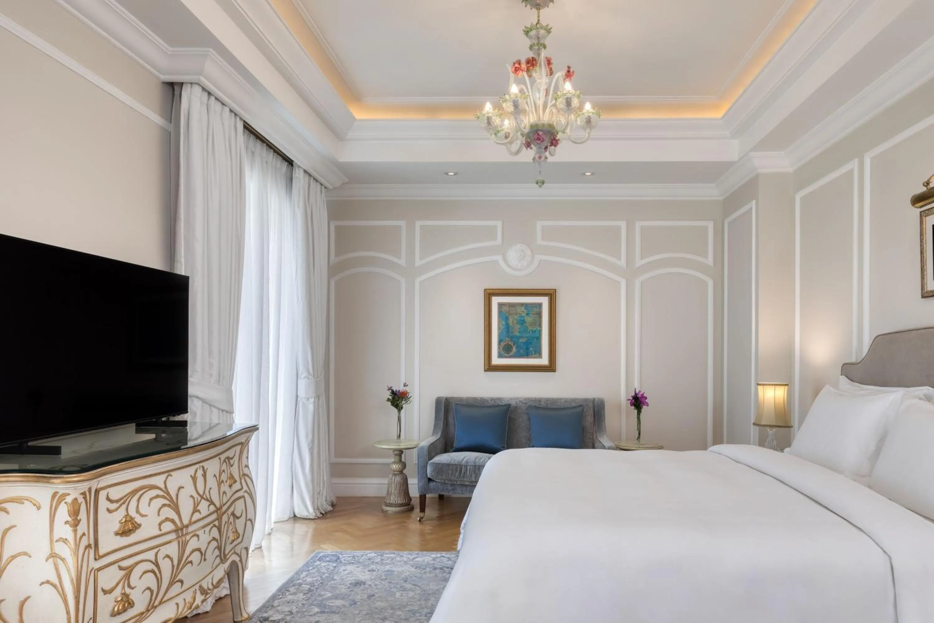 Photo of the whole room, Bed in King George, a Luxury Collection Hotel, Athens