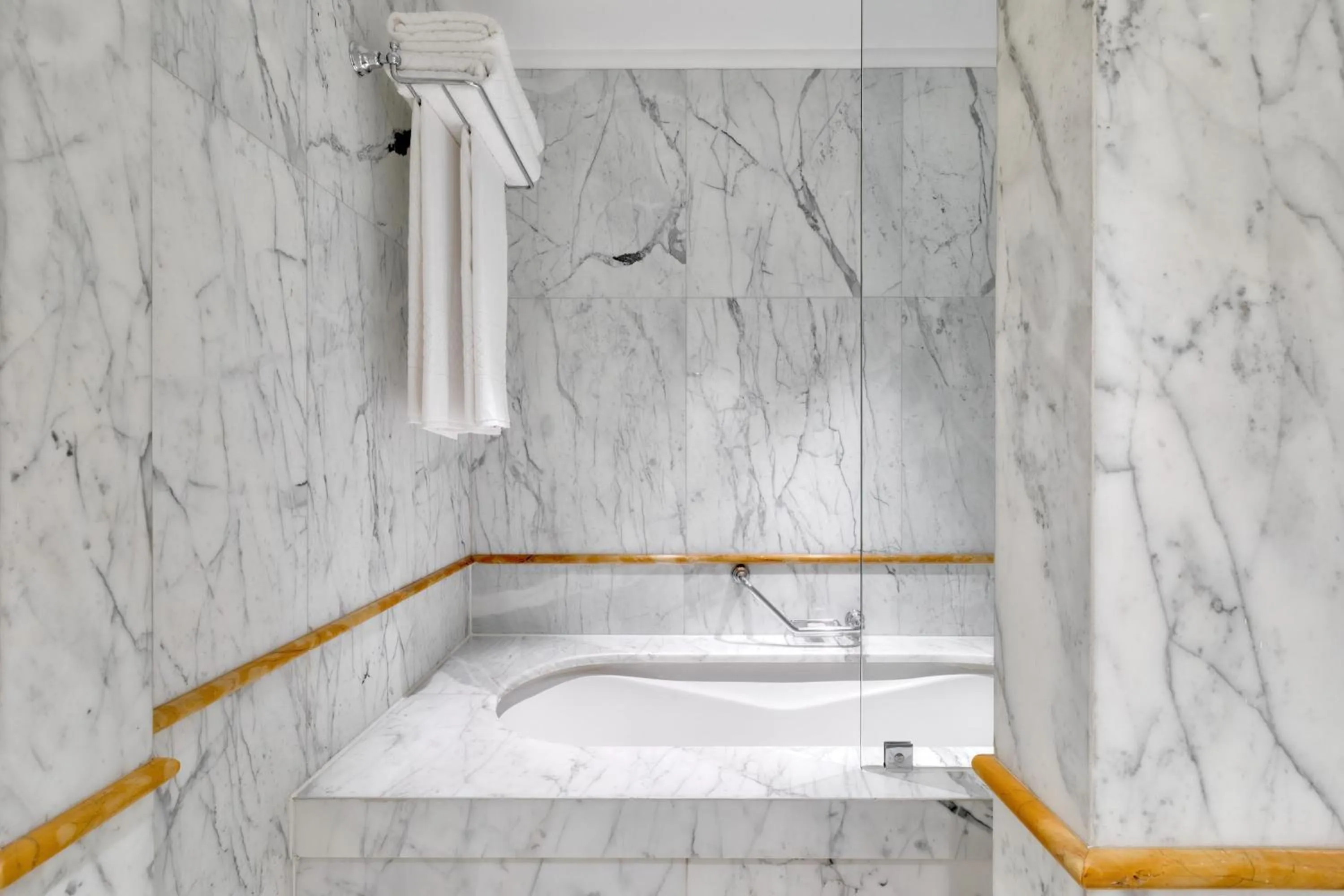 Photo of the whole room in King George, a Luxury Collection Hotel, Athens