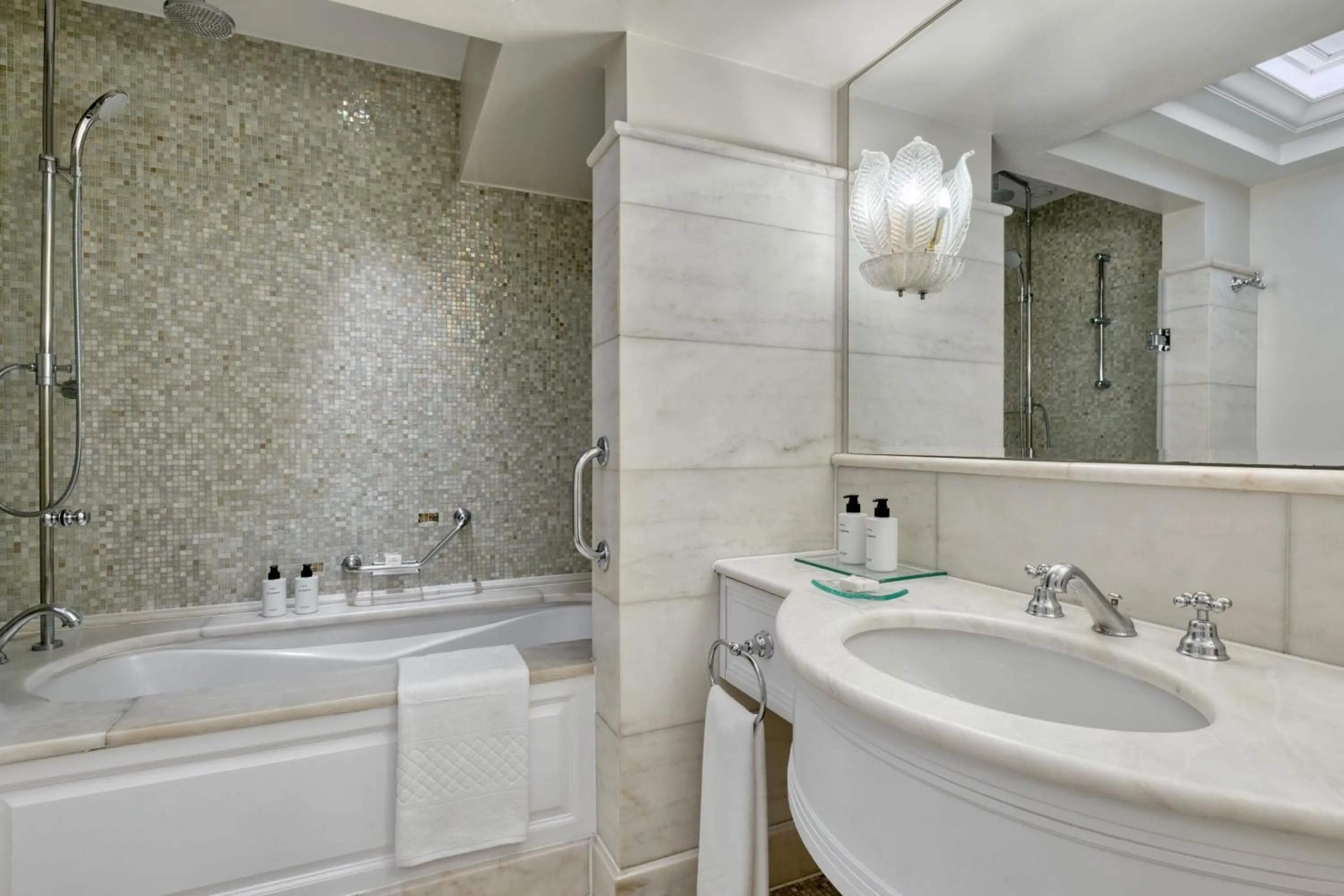 Bathroom in King George, a Luxury Collection Hotel, Athens