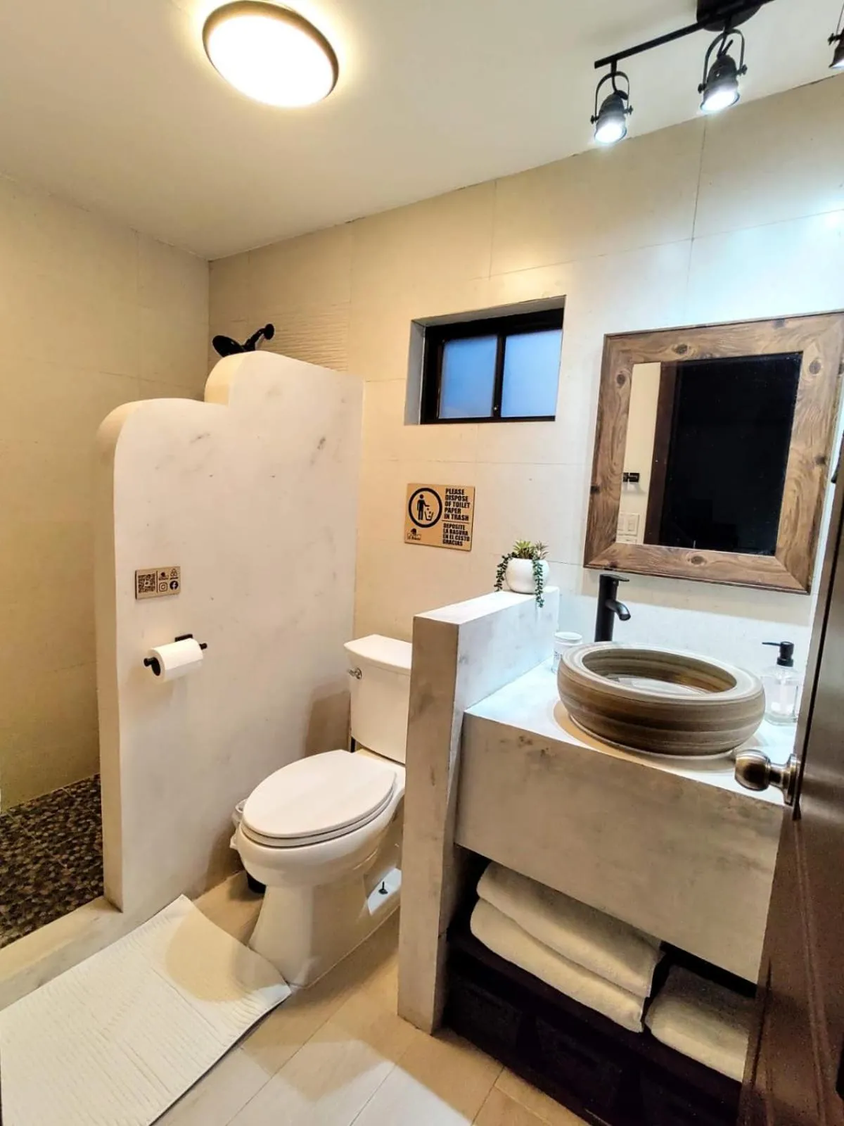 Shower in Hacienda El Galeon