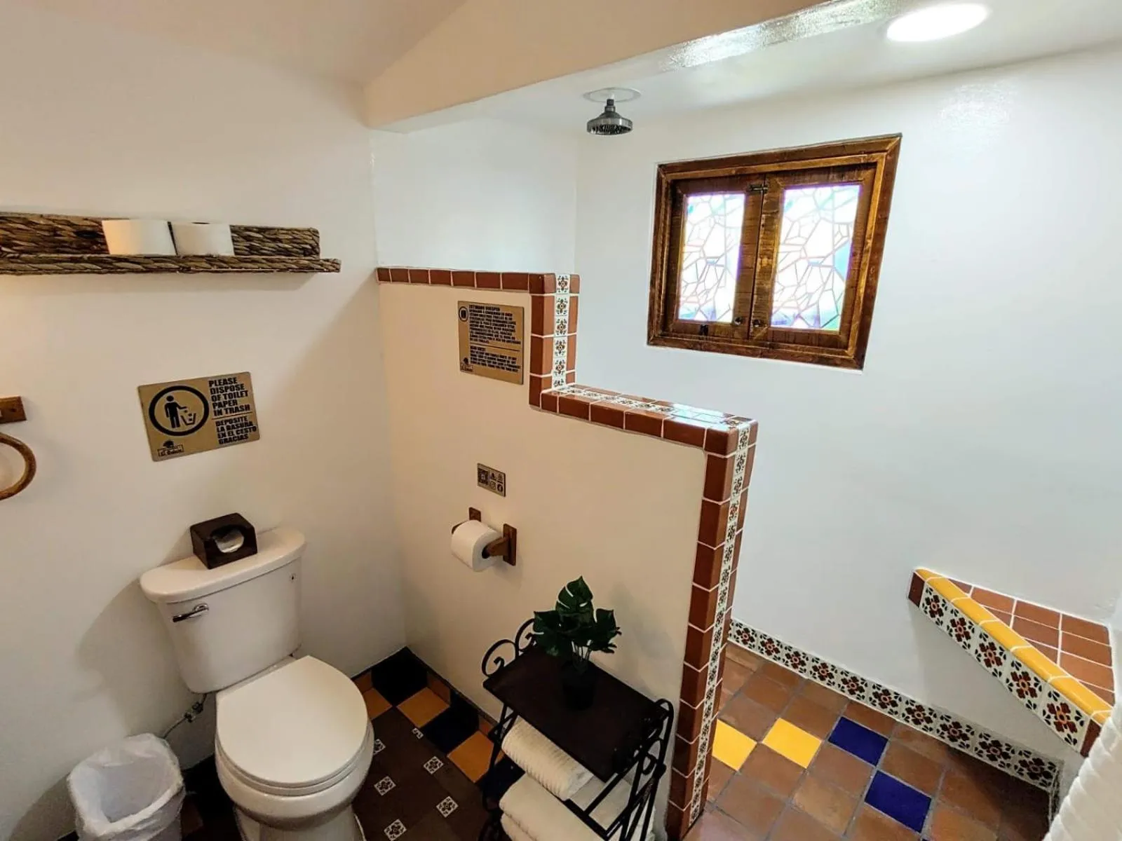 Toilet in Hacienda El Galeon