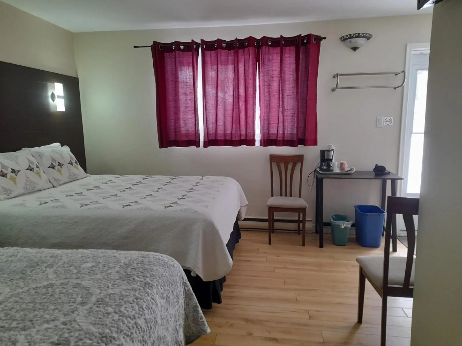 Three Island Motel