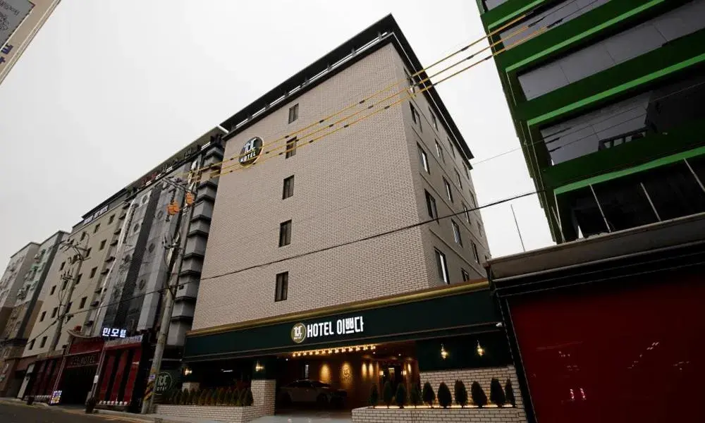 Property building in Hotel Ippda Gumdan Property building in Hotel Ippda Gumdan