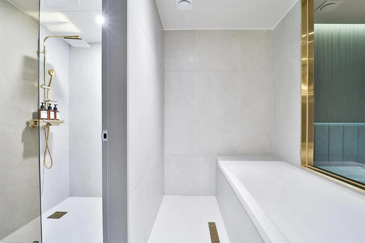 Shower in Hotel Ippda Gumdan