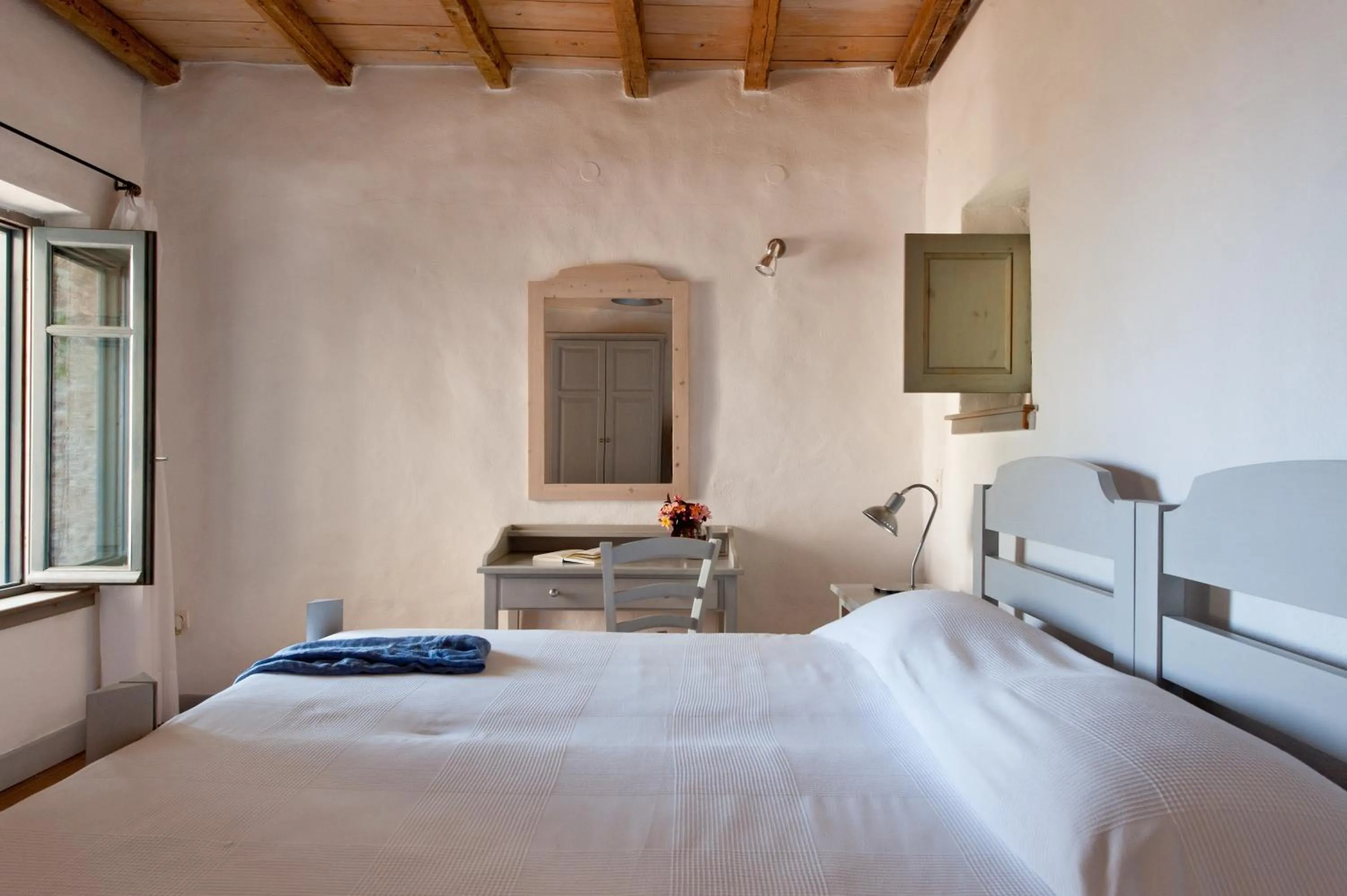 Bed in Notos Hotel Kardamili