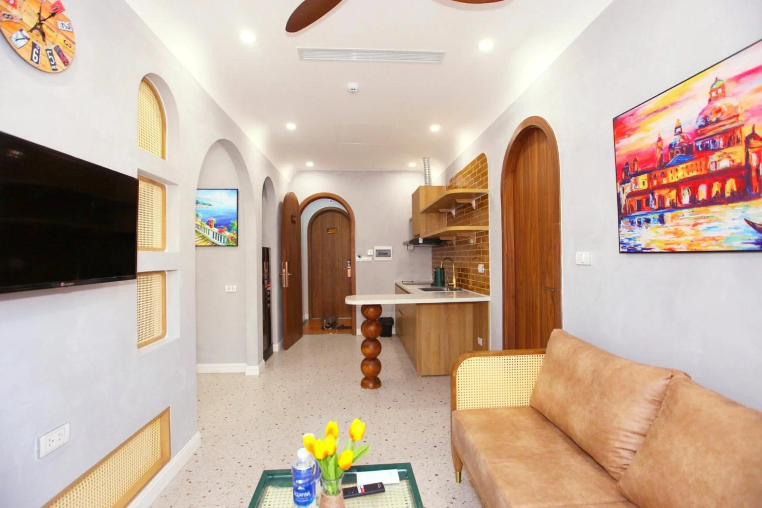 Communal lounge/ TV room in Rova Hotel Sunset Town Phu Quoc