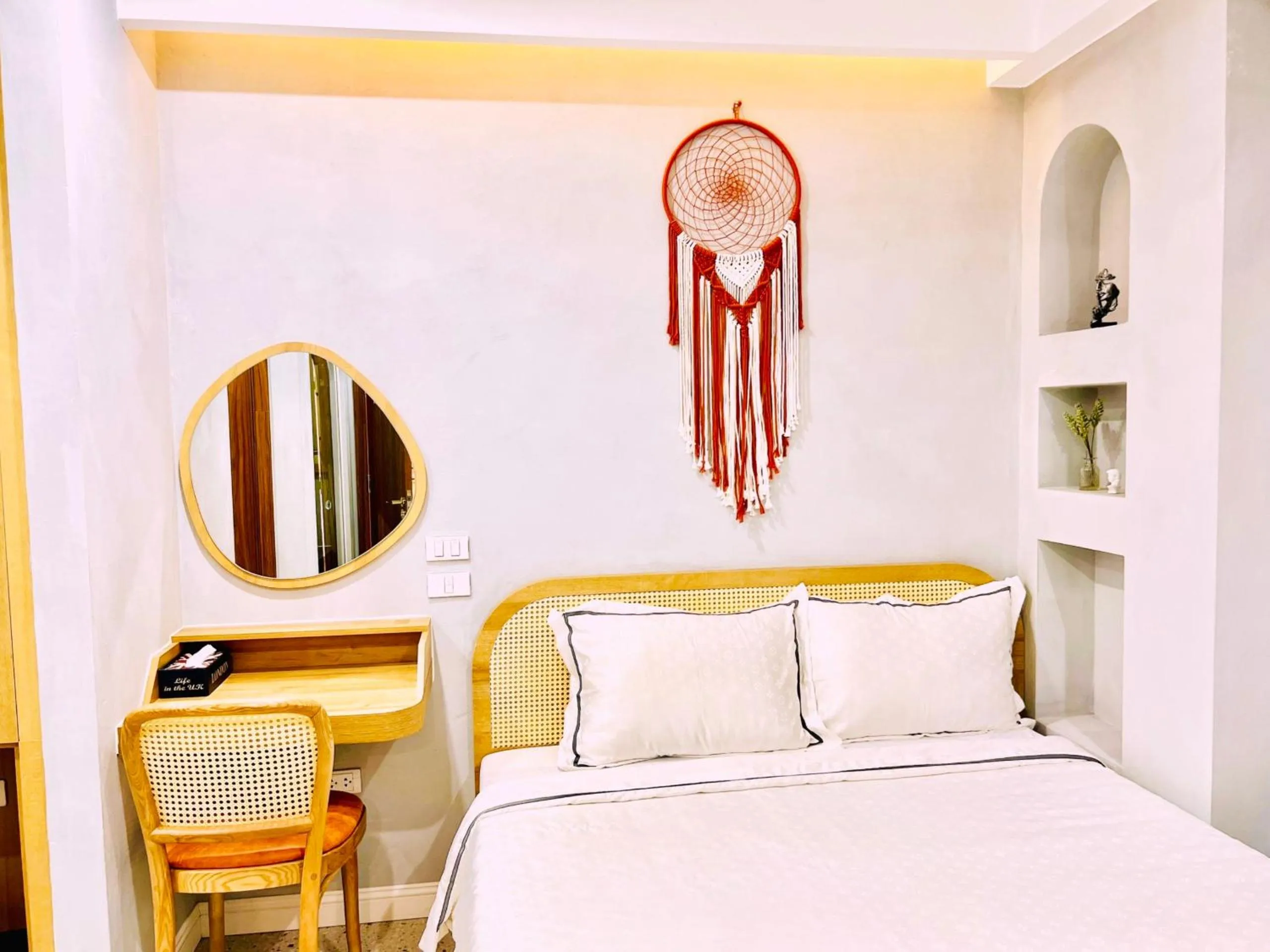 Bed in Rova Hotel Sunset Town Phu Quoc