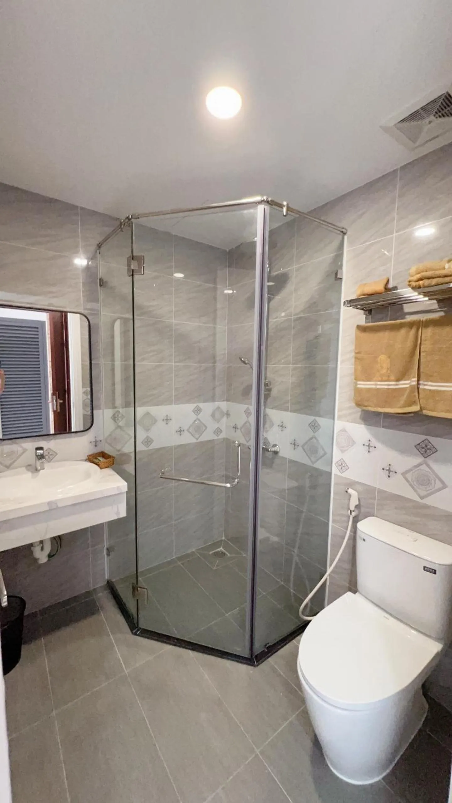 Shower in Rova Hotel Sunset Town Phu Quoc