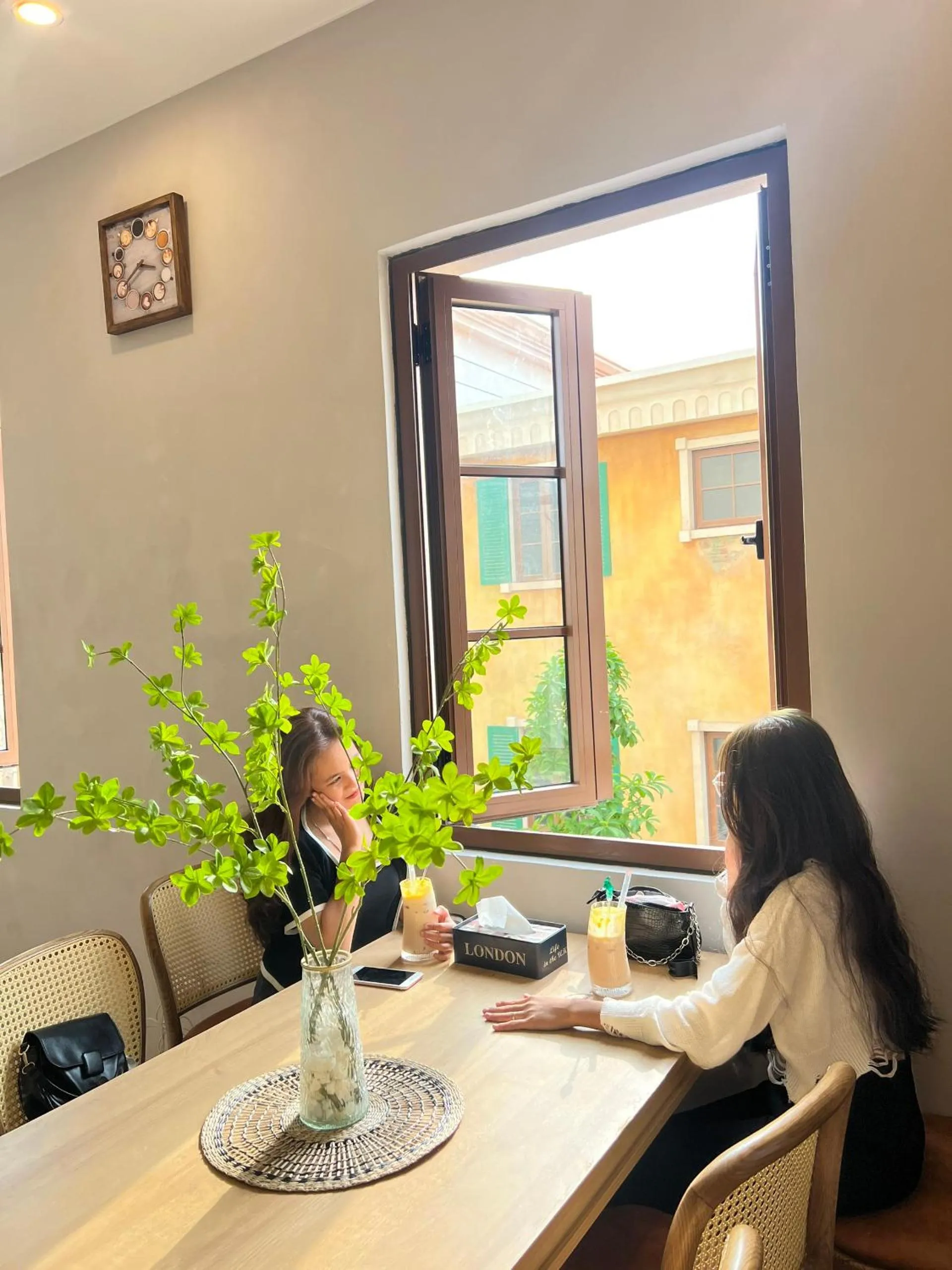 Restaurant/places to eat in Rova Hotel Sunset Town Phu Quoc