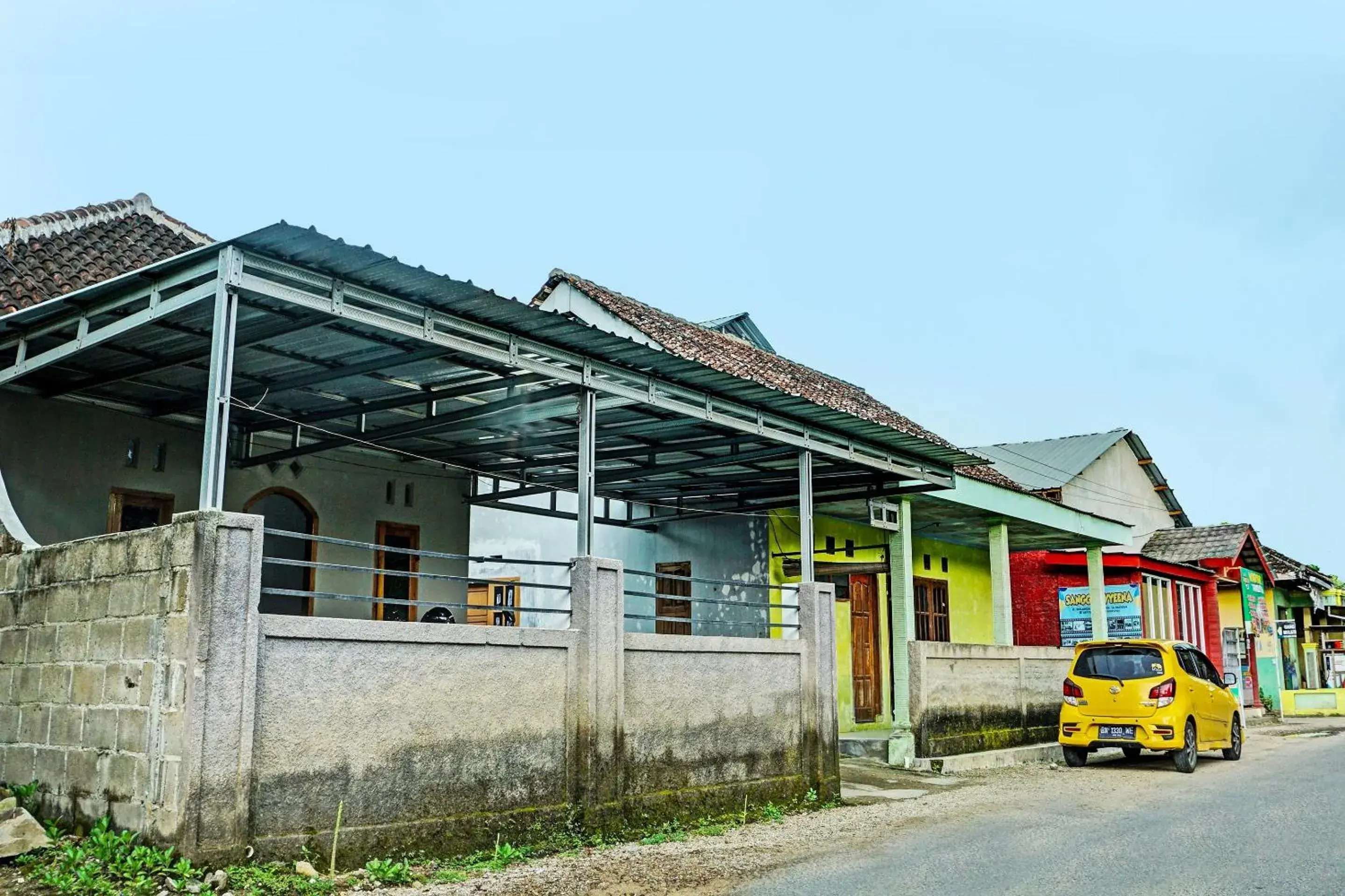 OYO Life 92222 Sahabat Kost Syariah Pacitan OYO Life 92222 Sahabat Kost Syariah Pacitan