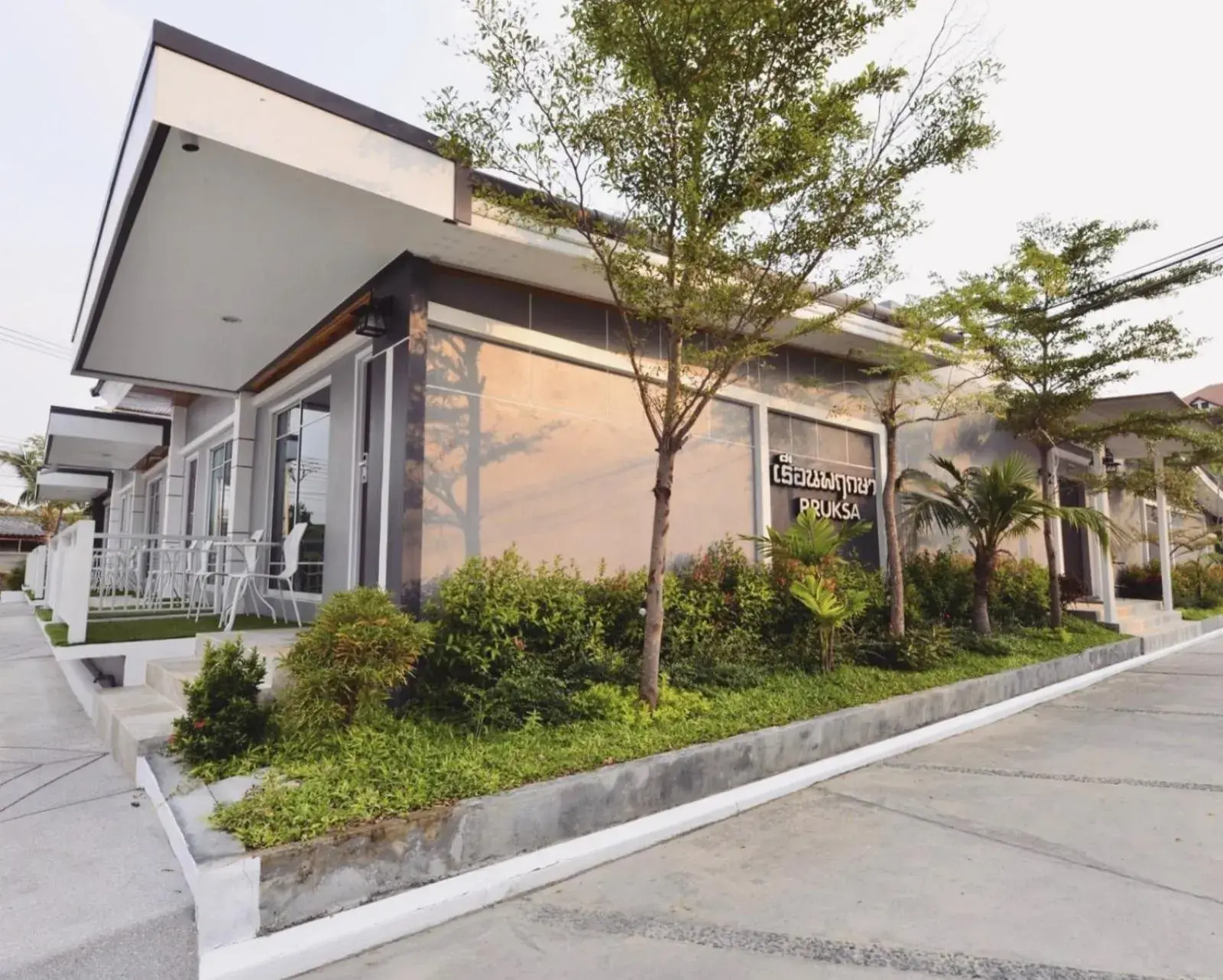 Property building in The Tamnan Pattaya Hotel & Resort Property building in The Tamnan Pattaya Hotel & Resort