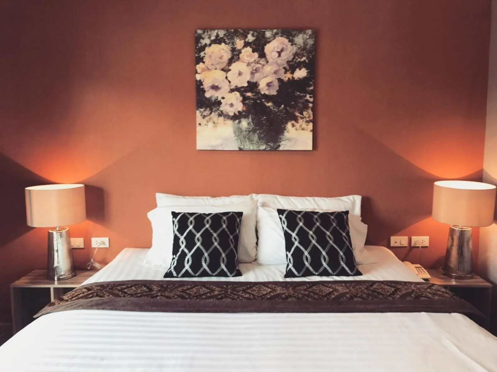 Bed in The Tamnan Pattaya Hotel & Resort