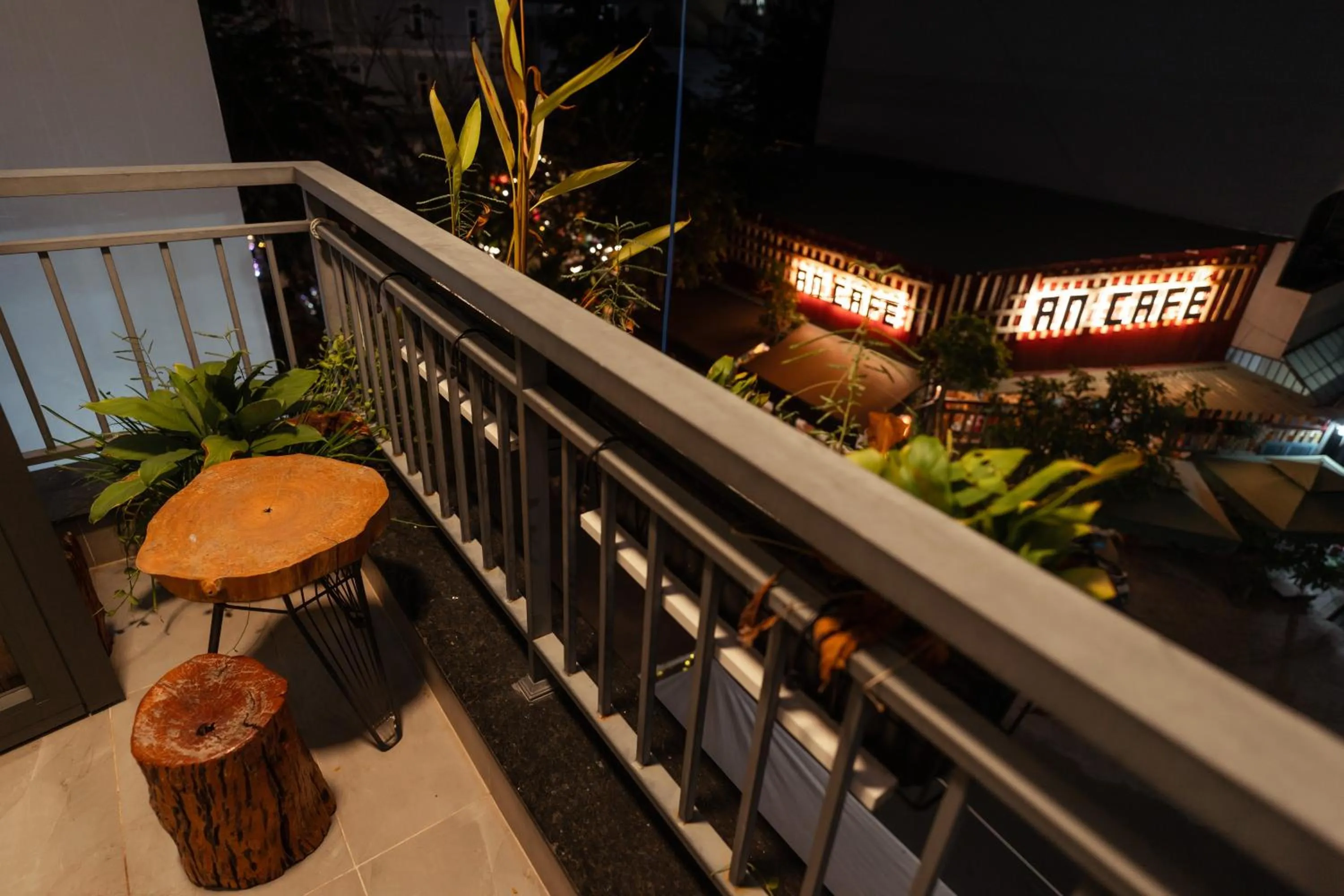 Night in The Sophia Apartment - Thao Dien Central