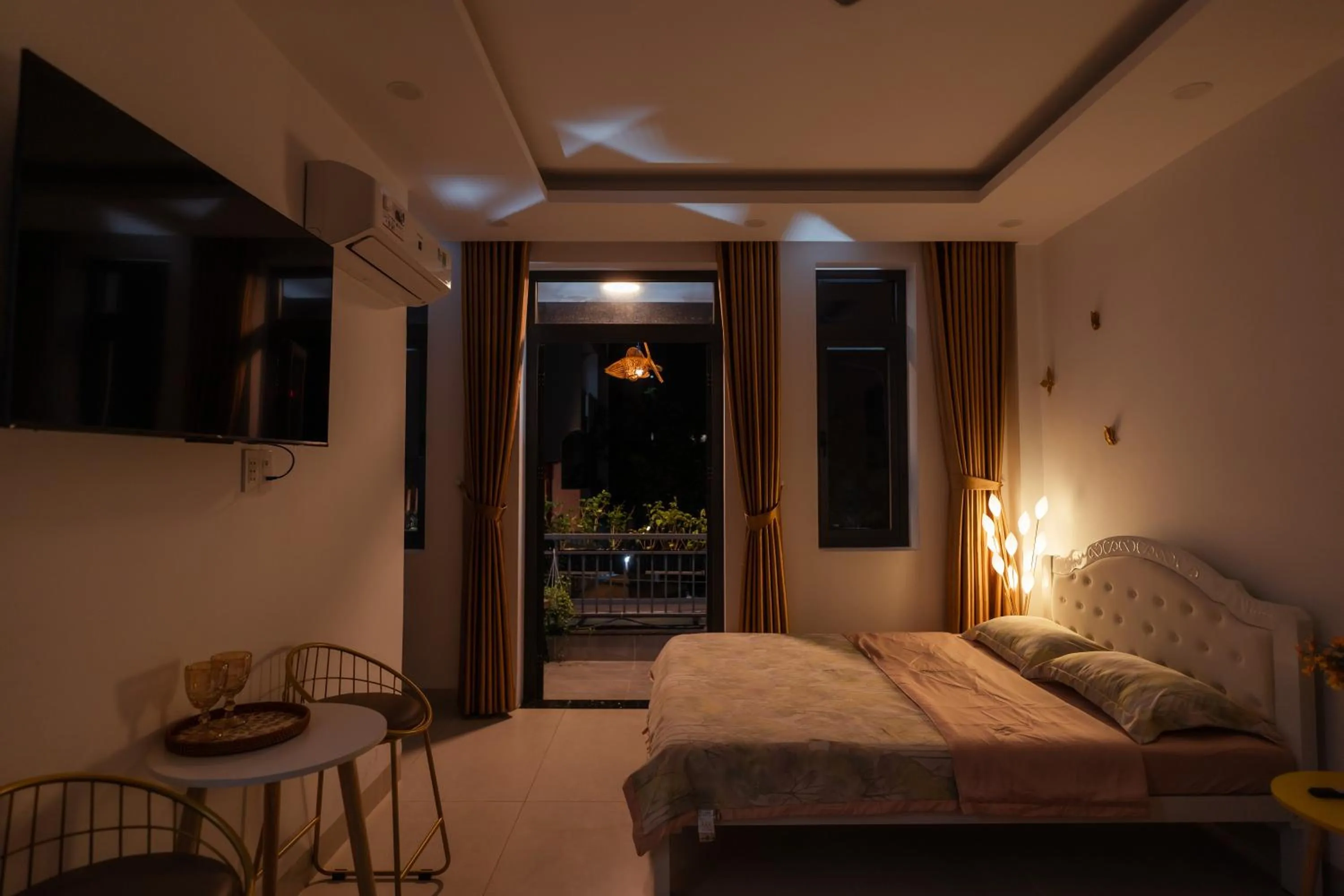 Bedroom, Bed in The Sophia Apartment - Thao Dien Central