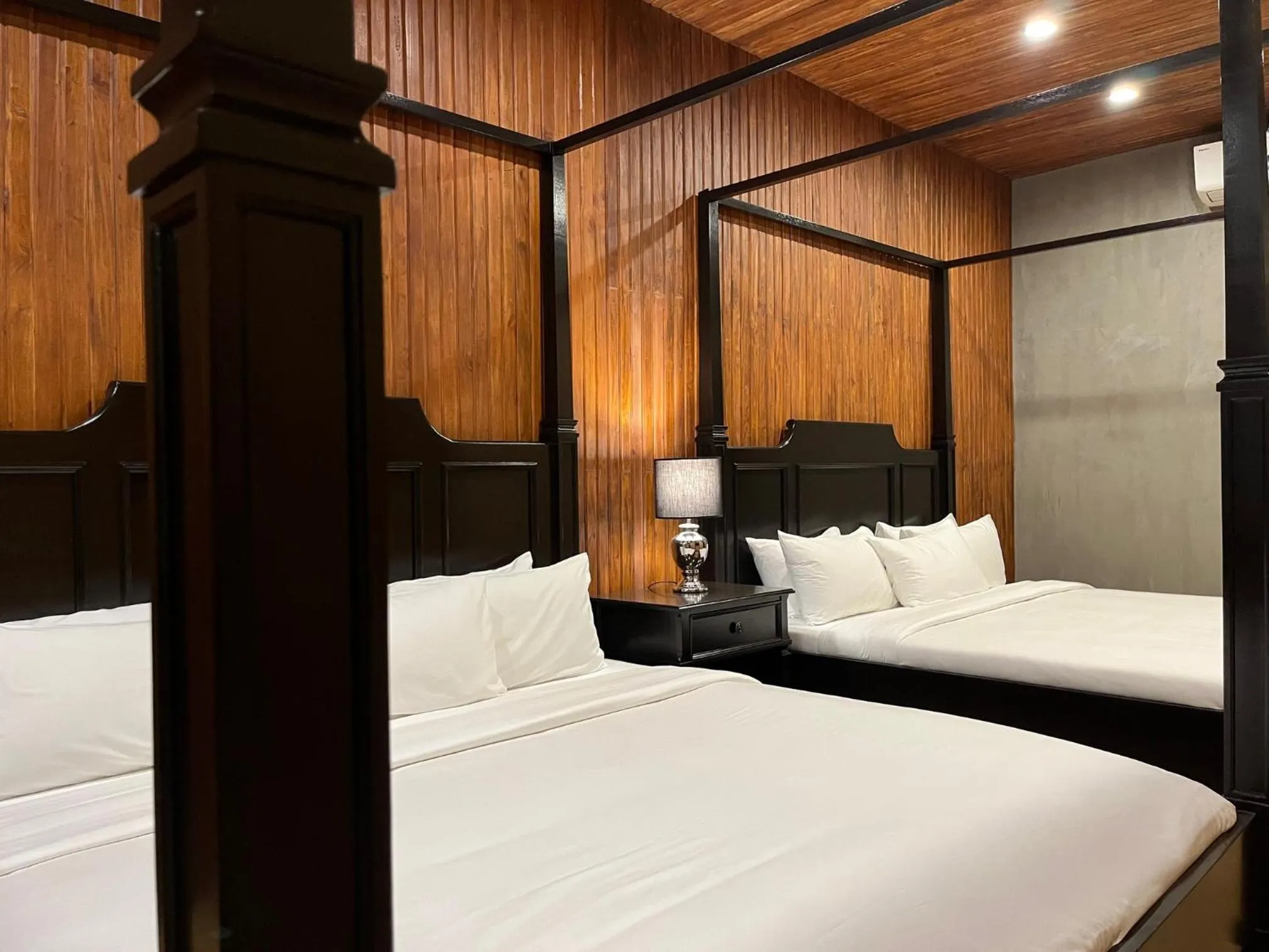 Bed in Hotel Dumaguete