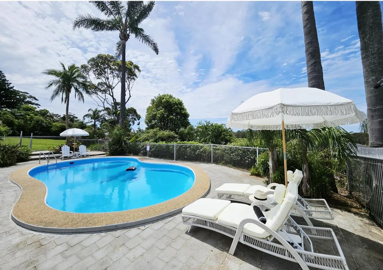 Mollymook Ocean View Motel - Welcoming Guests 18 Years and Older
