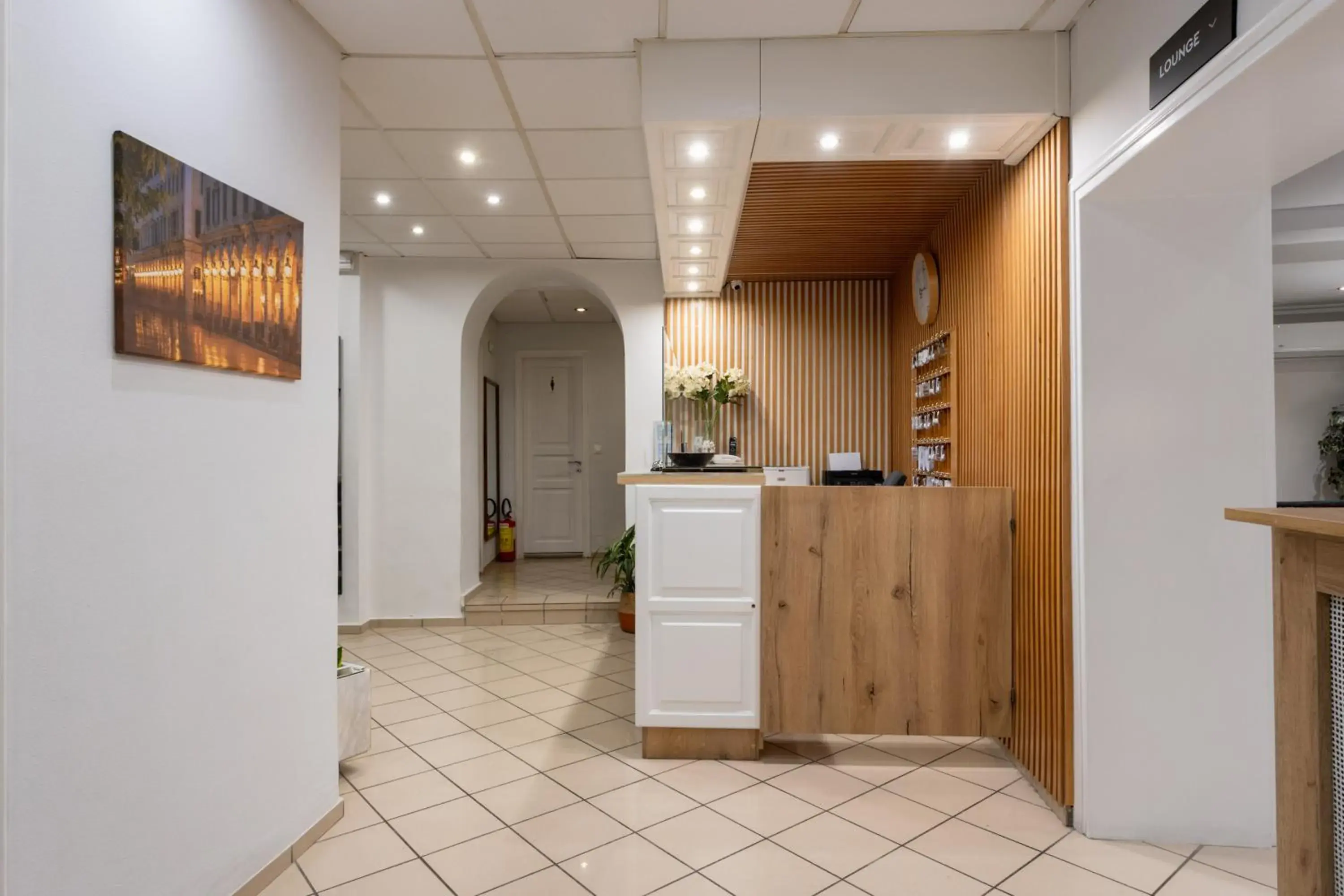 Lobby or reception in Hotel Bretagne Lobby or reception in Hotel Bretagne