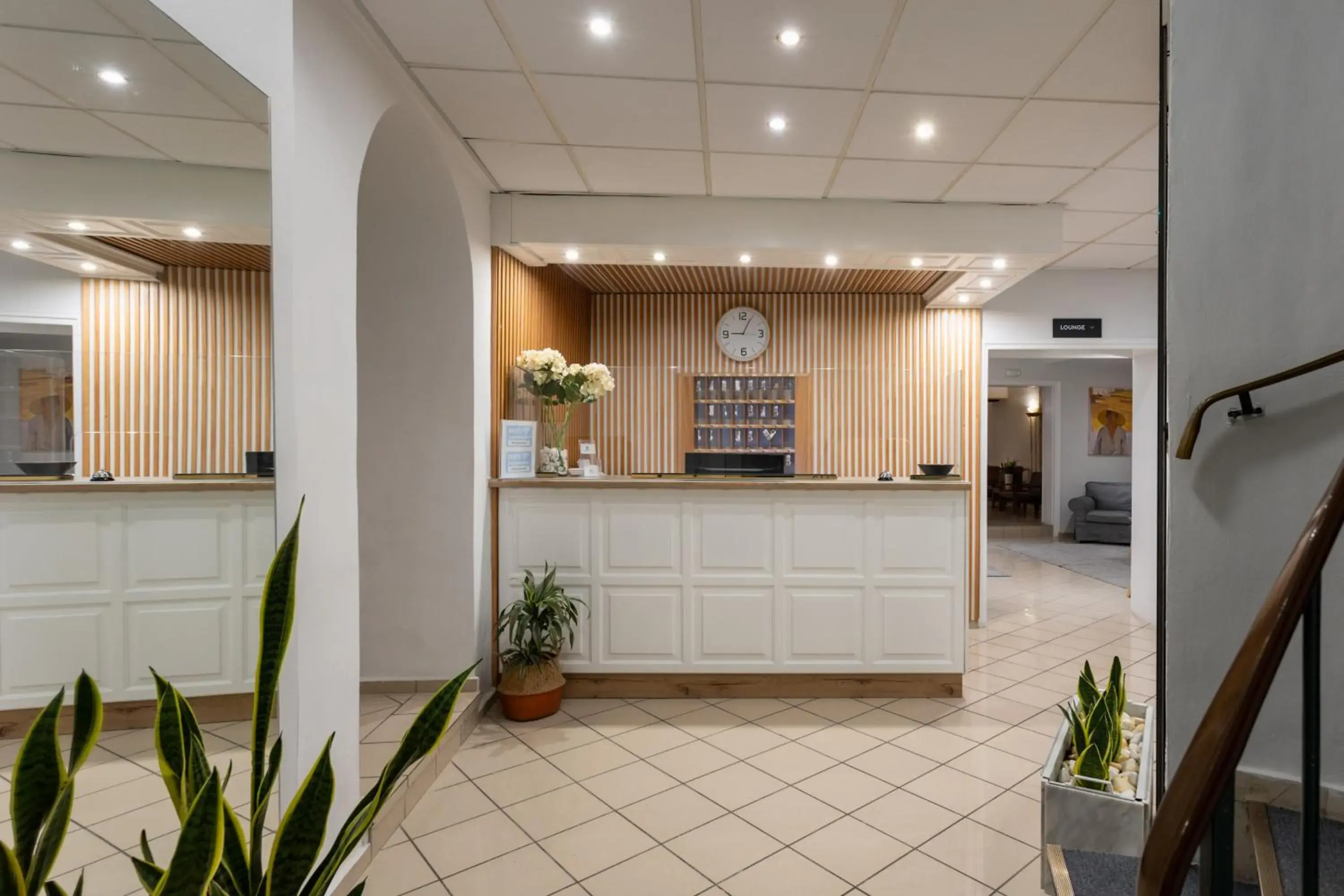 Lobby or reception in Hotel Bretagne Lobby or reception in Hotel Bretagne